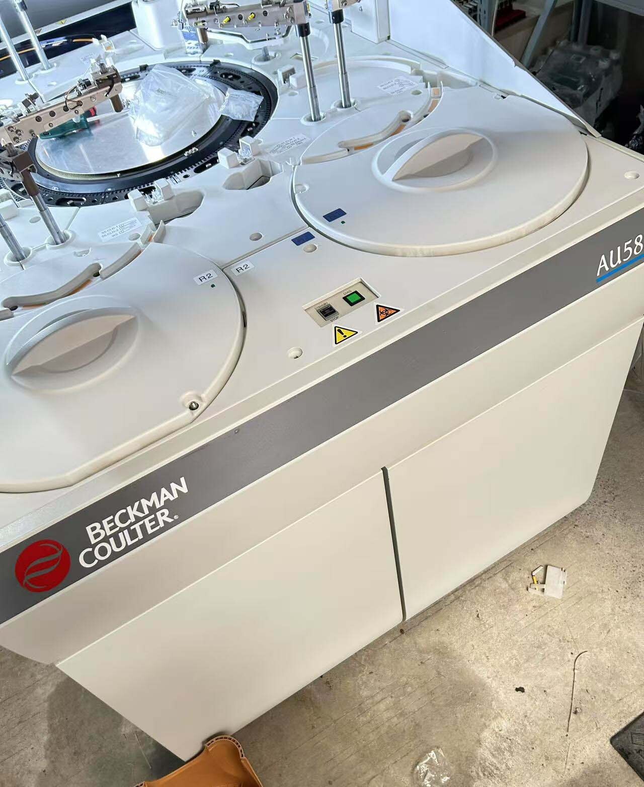 BECKMAN COULTER AU 5800 Lab Equipment used for sale price