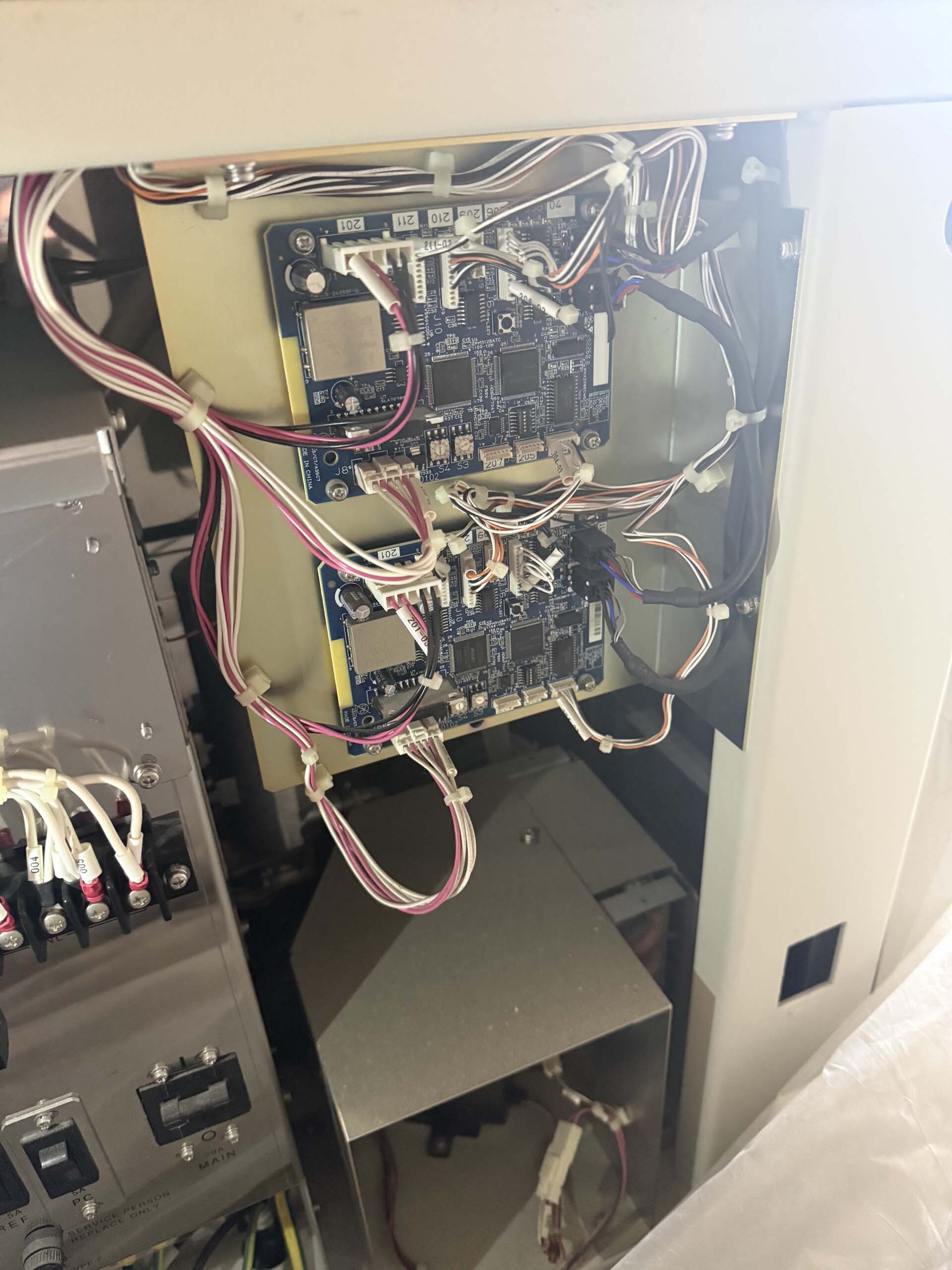 BECKMAN COULTER AU680 Lab Equipment used for sale price #293810347