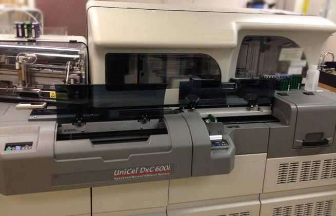 Photo Used BECKMAN COULTER DXC 600I For Sale