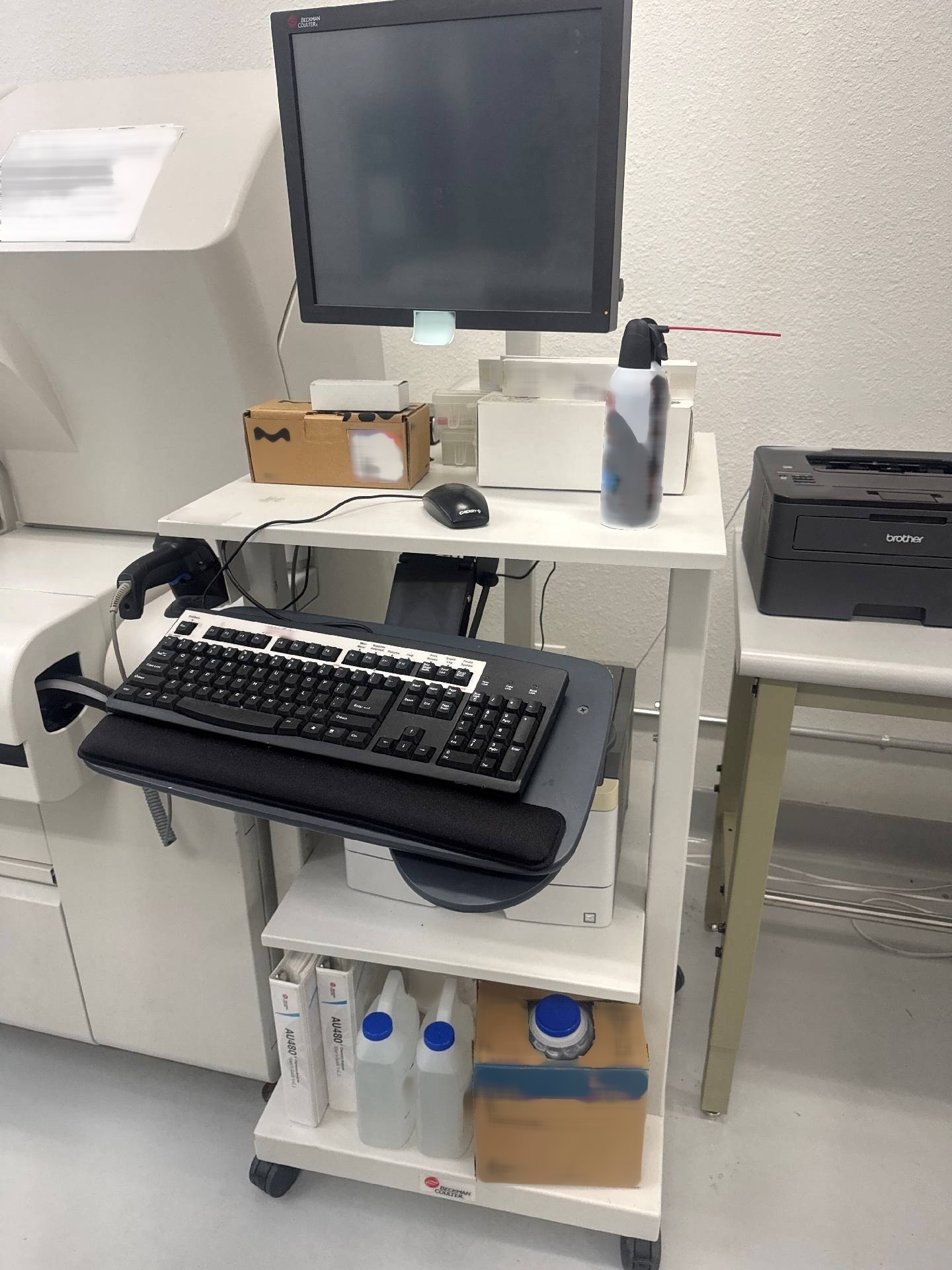 Photo Used BECKMAN COULTER DxI 600 For Sale