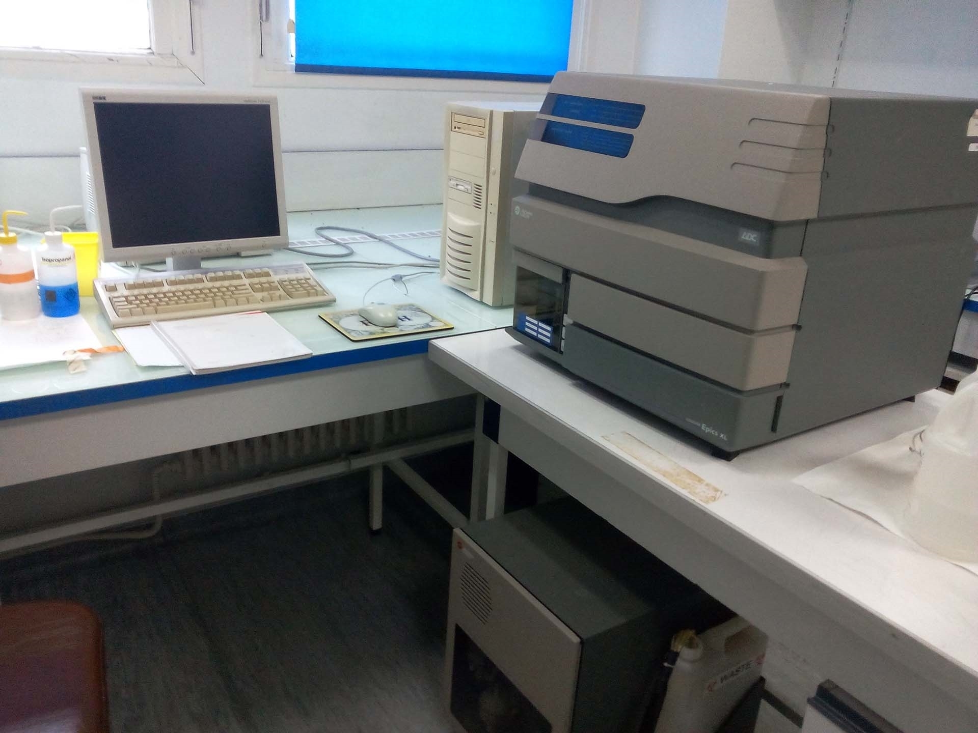 Photo Used BECKMAN COULTER EPICS XL For Sale