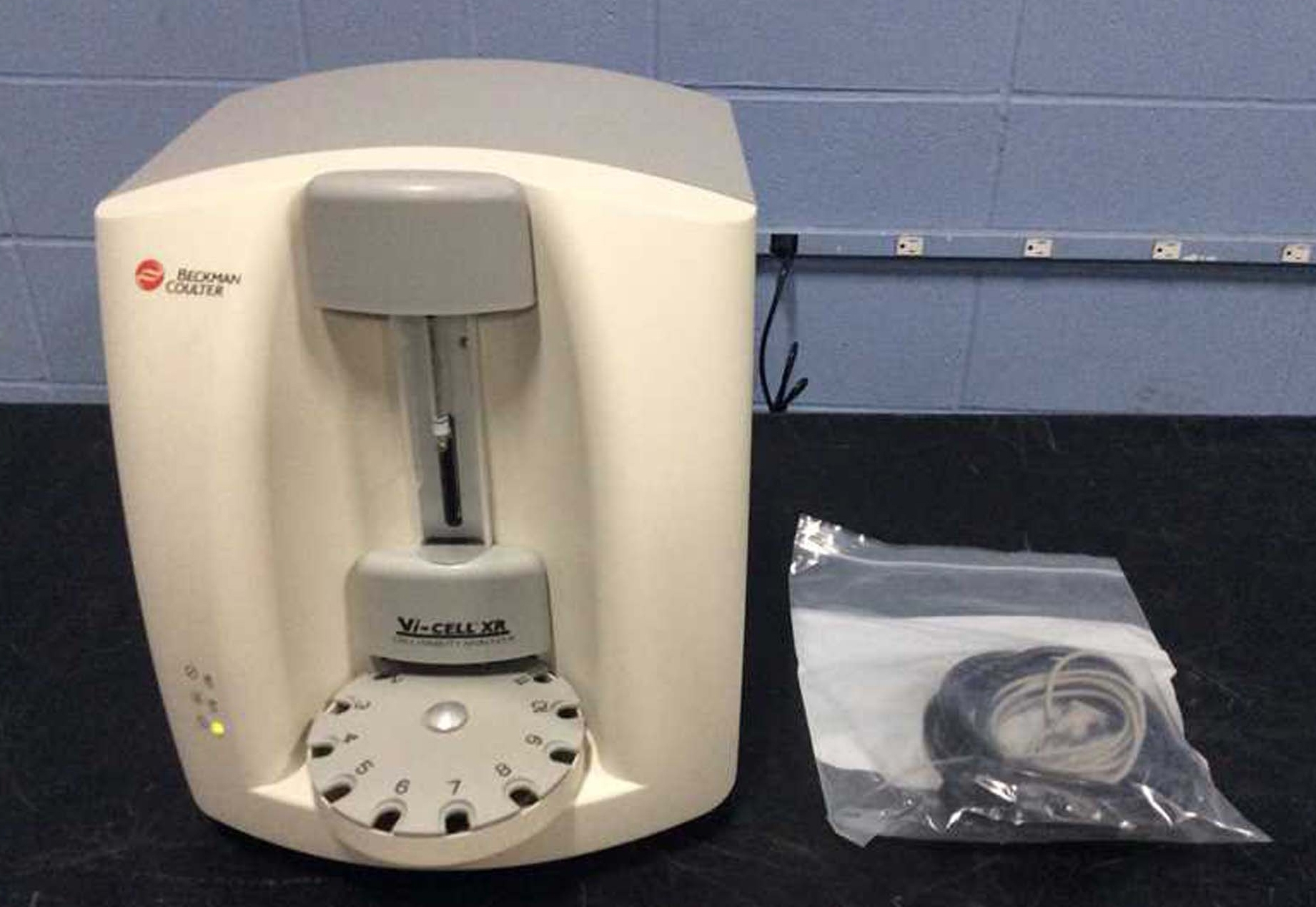 Photo Used BECKMAN COULTER Vi-Cell XR For Sale