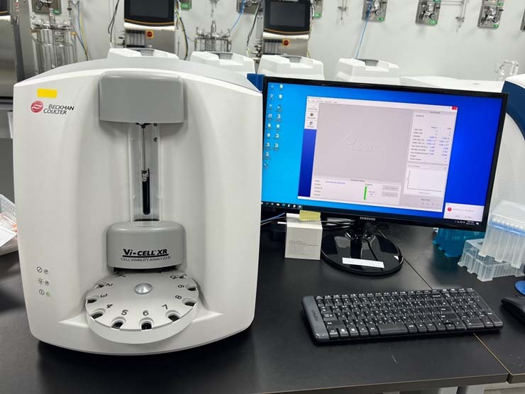 Photo Used BECKMAN COULTER Vi-Cell XR For Sale