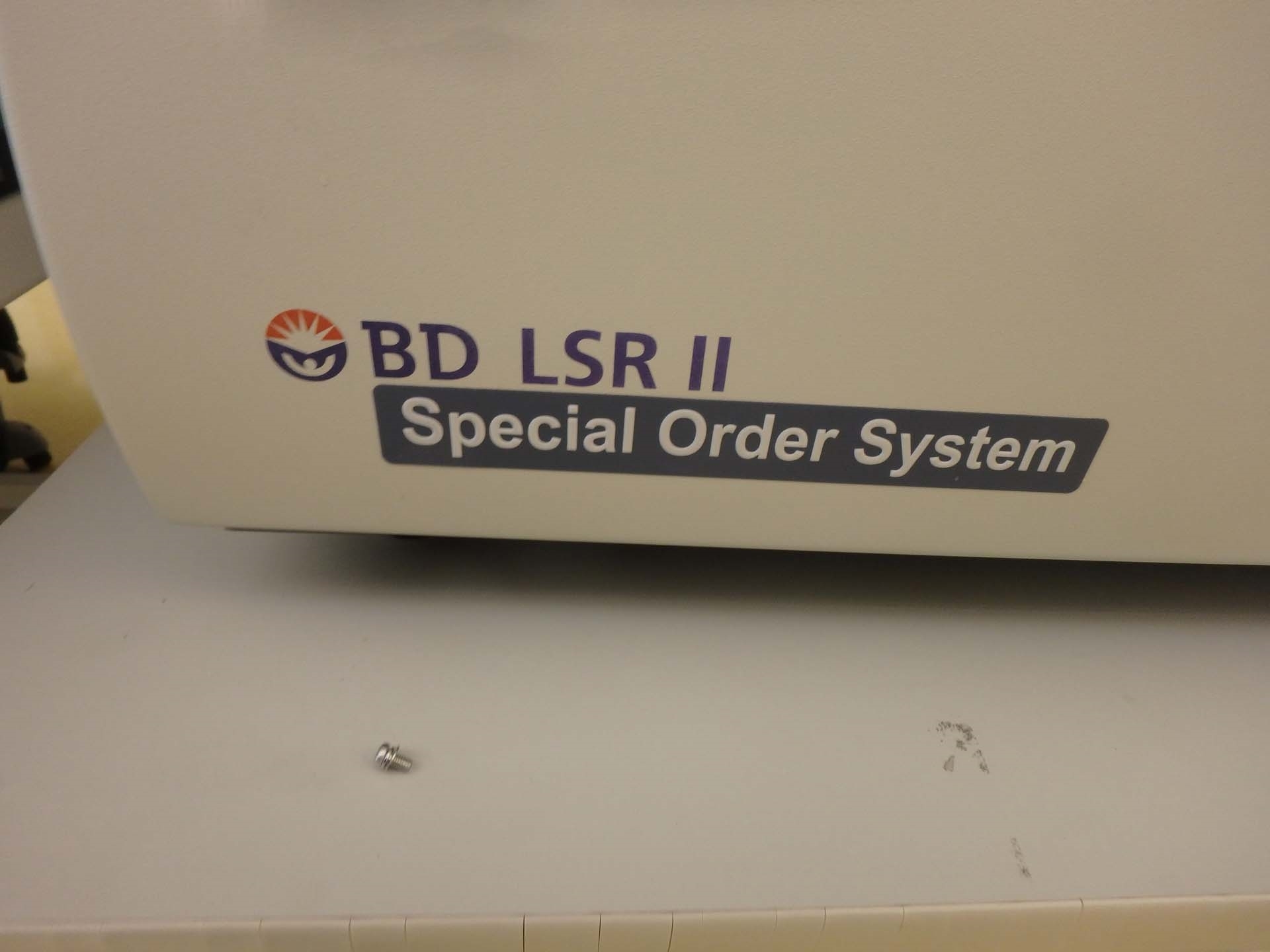 フォト（写真） 使用される BECTON DICKINSON BD LSR II 販売のために