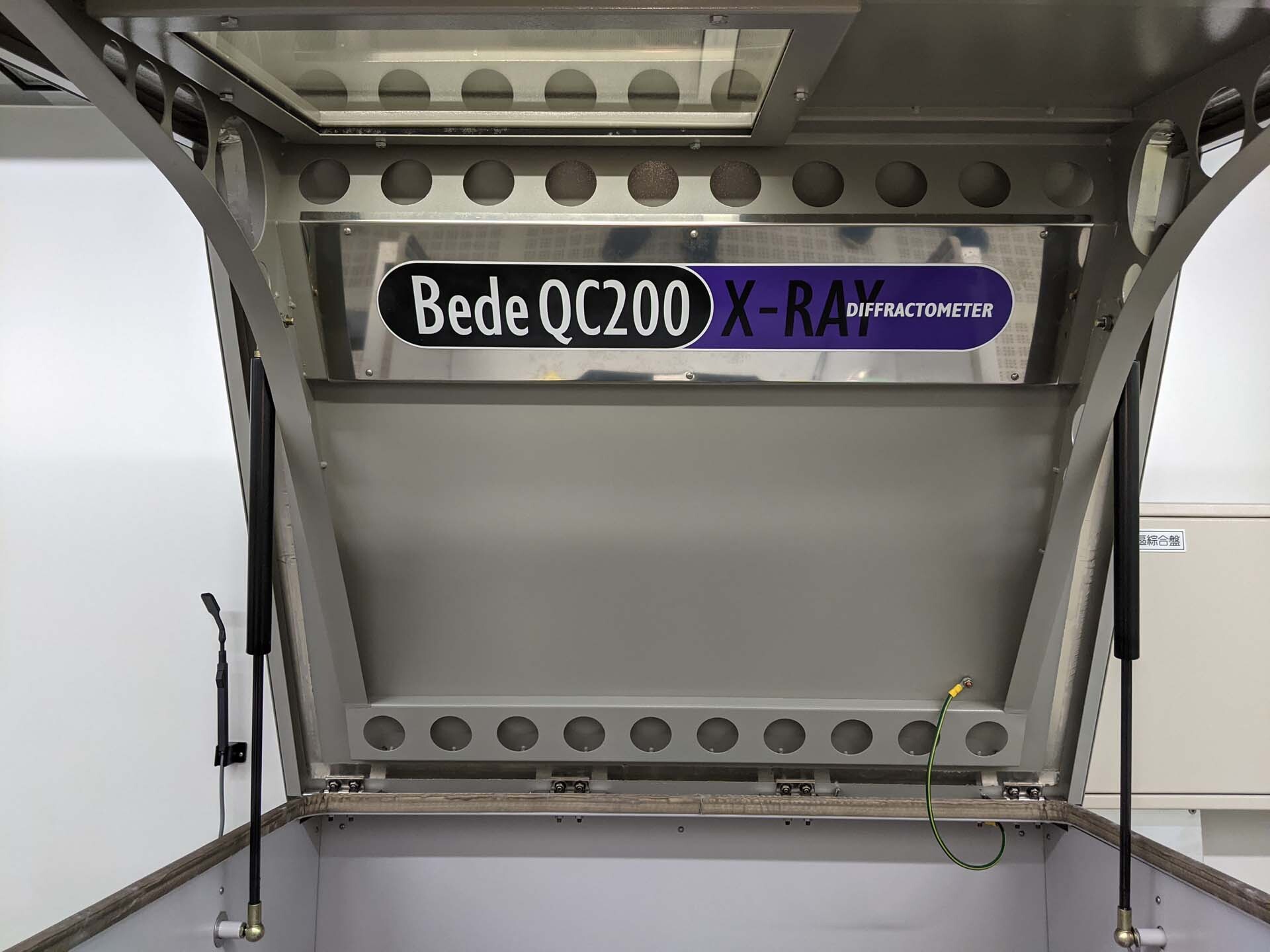 Photo Used BEDE QC200 For Sale