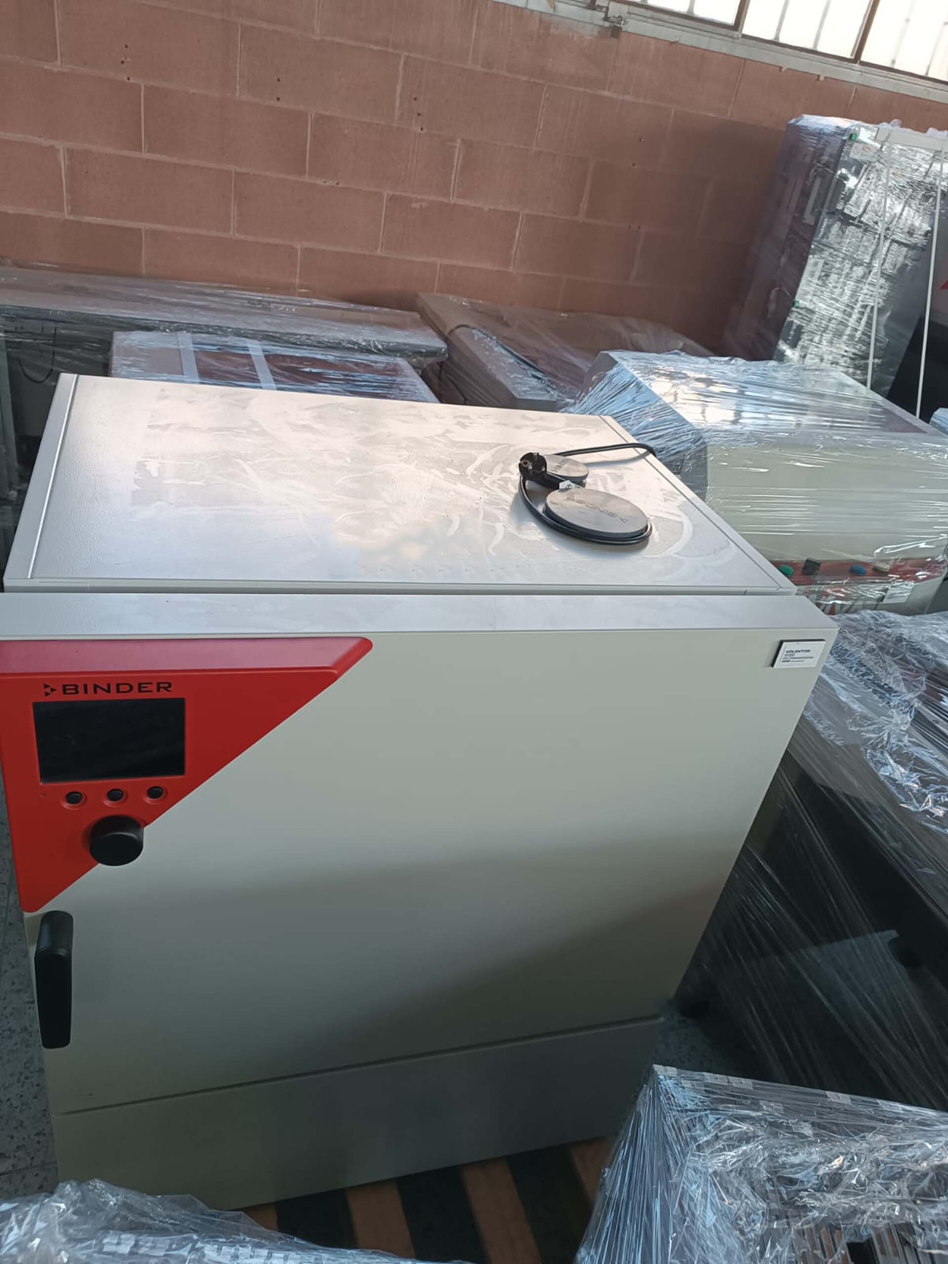 사진 사용됨 BINDER KB115 판매용