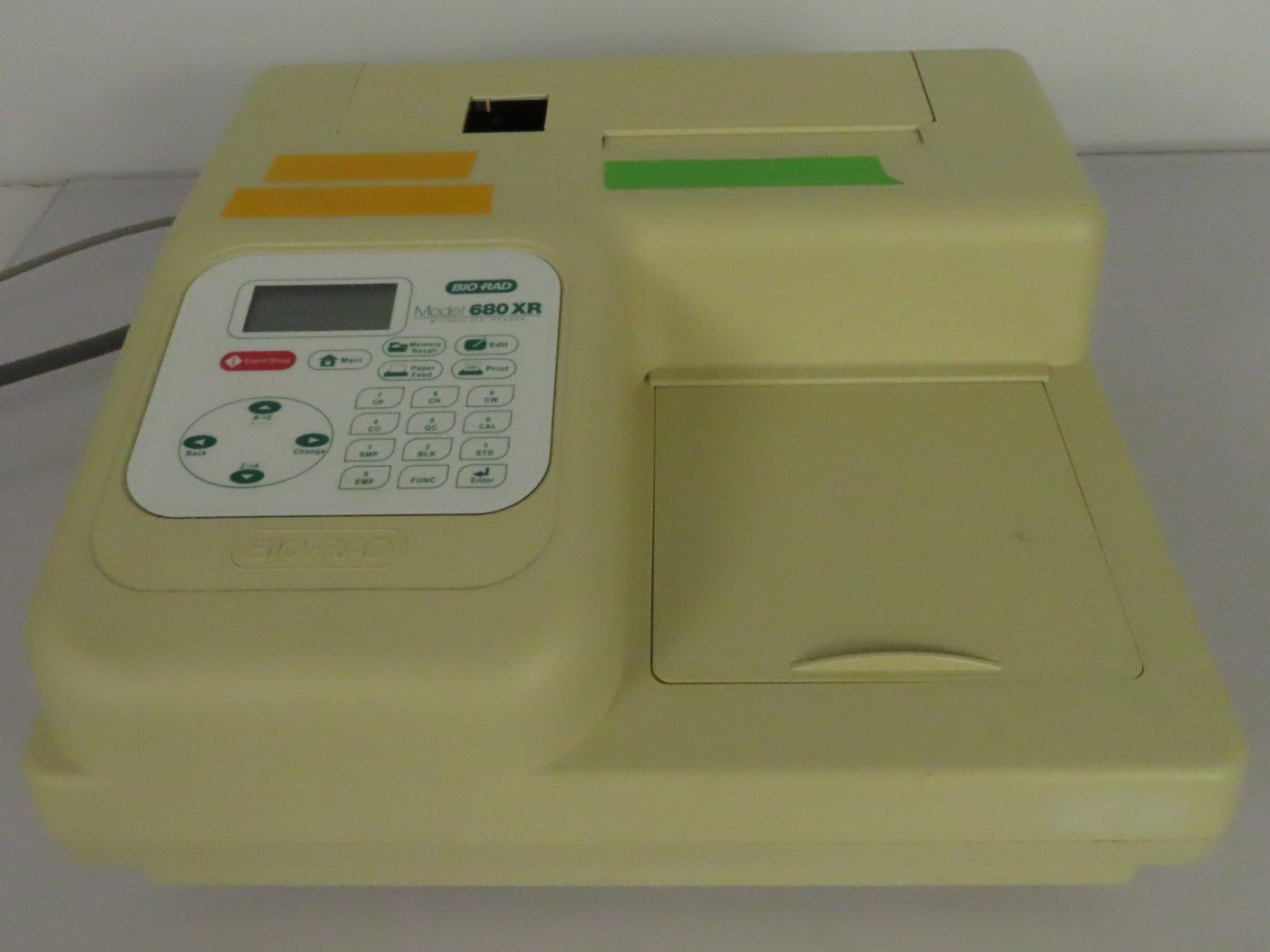 Photo Used BIO-RAD 680 XR For Sale