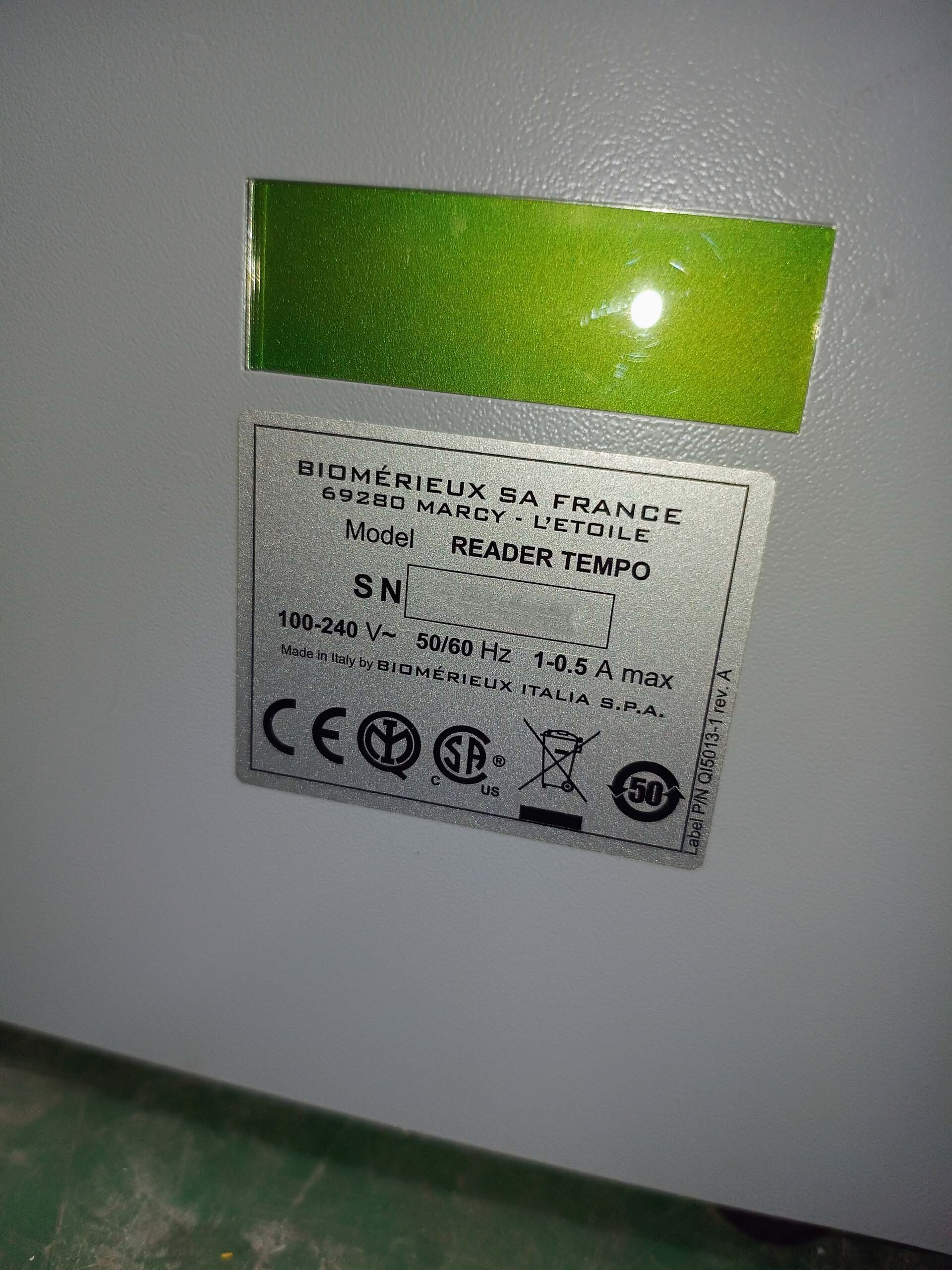 Photo Utilisé BIOMERIEUX Reader tempo À vendre