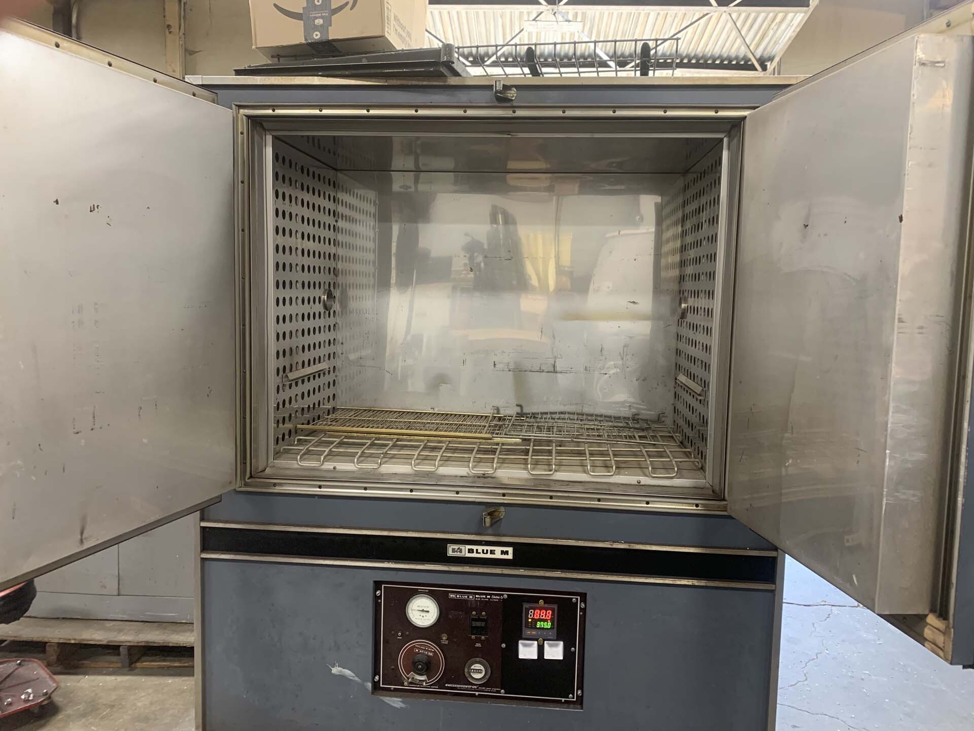 Photo Utilisé BLUE M POM-1403C-1X À vendre