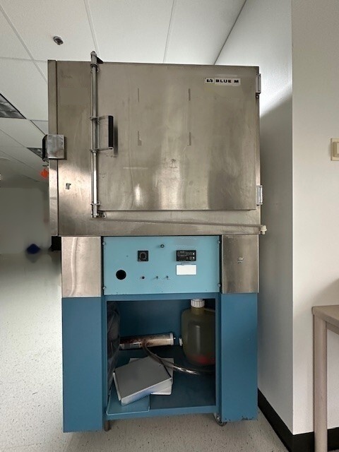 图为 已使用的 BLUE M Temperature / humidity test chamber 待售