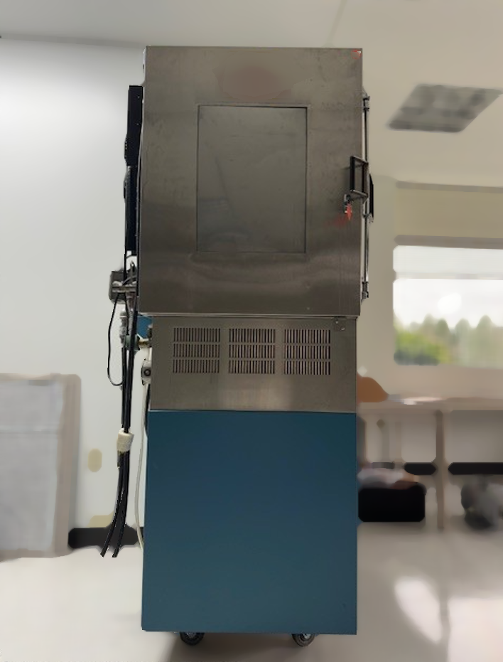 图为 已使用的 BLUE M Temperature / humidity test chamber 待售