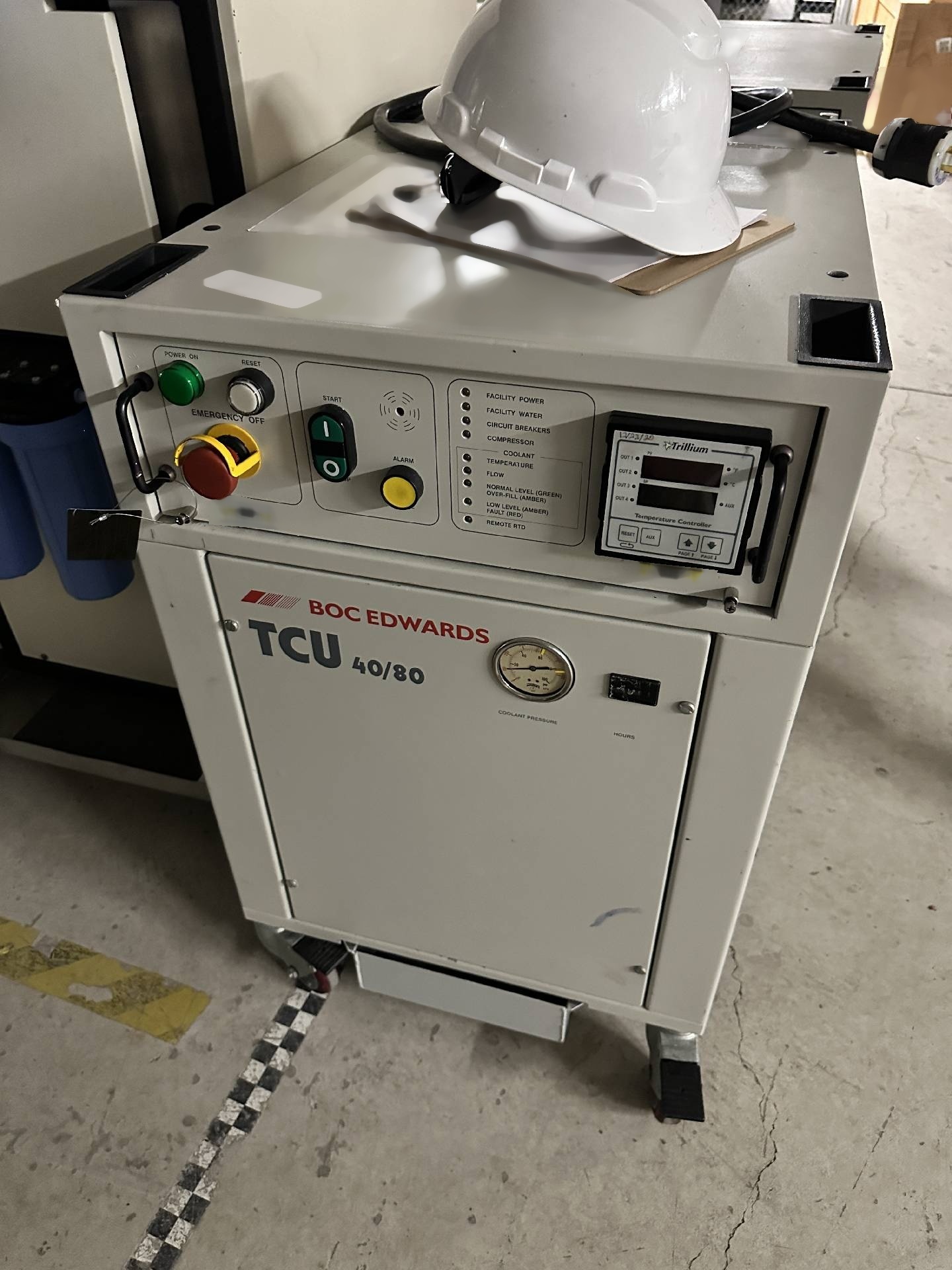 Foto Verwendet BOC EDWARDS TCU 40/80 Zum Verkauf