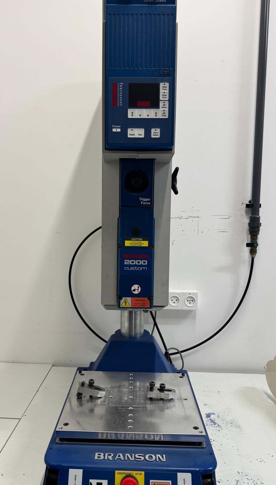 圖為 已使用的 BRANSON / IPC 2000iw+ 待售