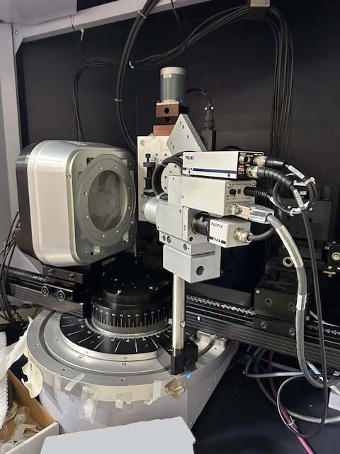 图为 已使用的 BRUKER-AXS AXS D8 Discover 待售
