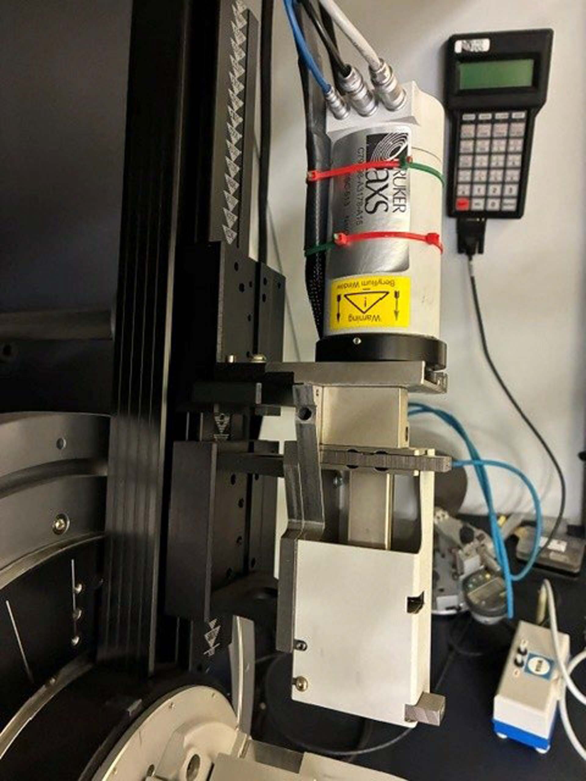 Foto Verwendet BRUKER-AXS AXS D8 Discover Zum Verkauf