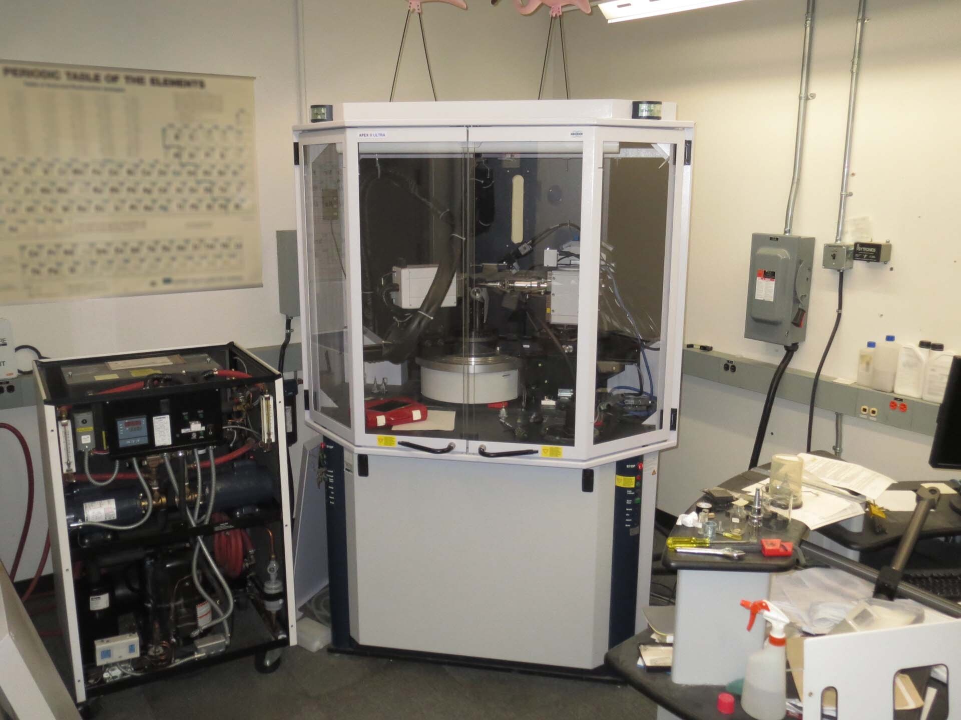 Photo Used BRUKER-AXS D8 For Sale