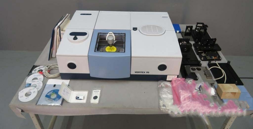 Photo Used BRUKER-AXS Vertex 70 For Sale