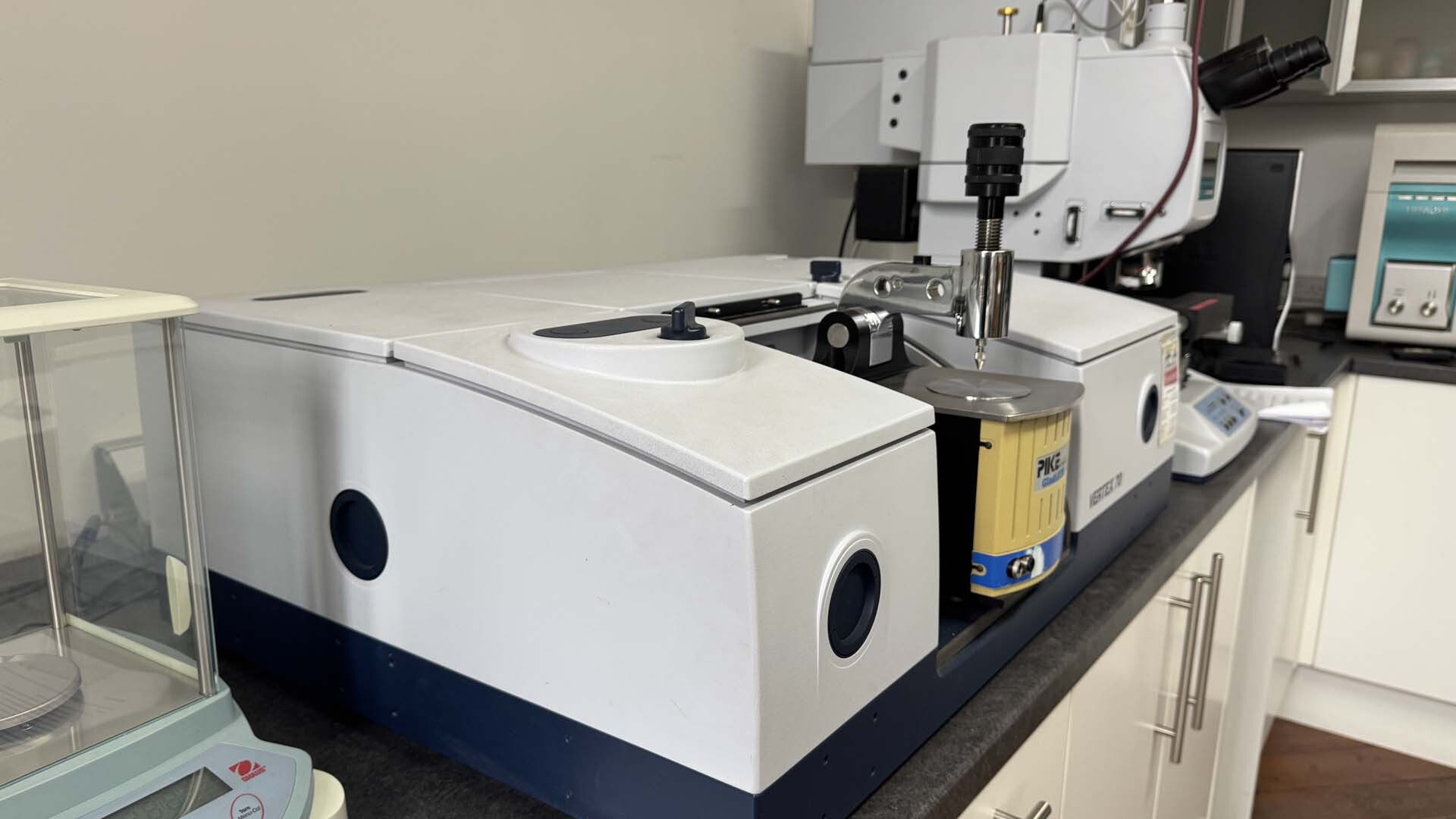 フォト（写真） 使用される BRUKER-AXS Vertex 70 販売のために