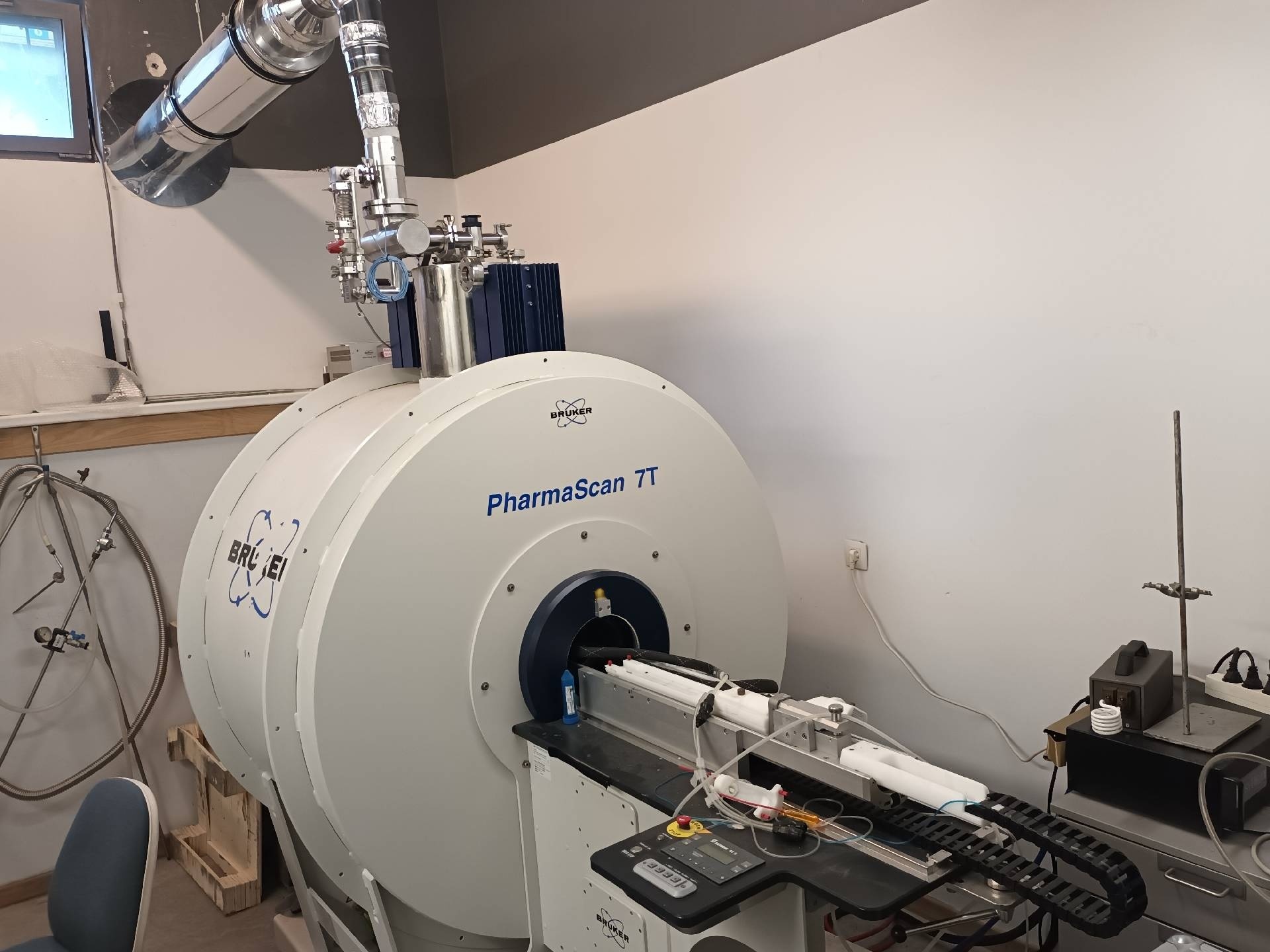 圖為 已使用的 BRUKER Pharmascan 7T 待售