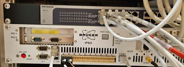 Foto Verwendet BRUKER Console for Avance III HD Zum Verkauf