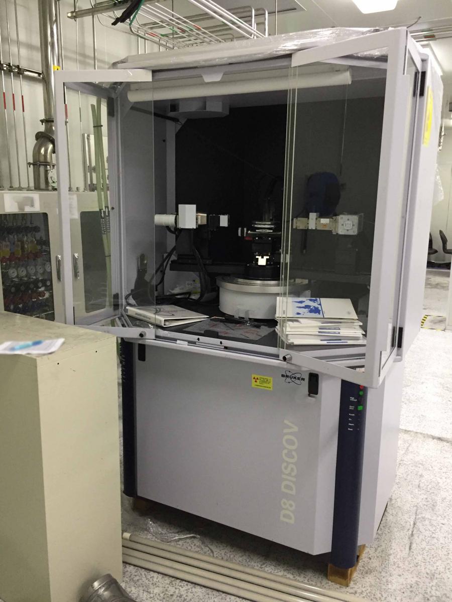 Photo Used BRUKER-AXS AXS D8 Discover For Sale