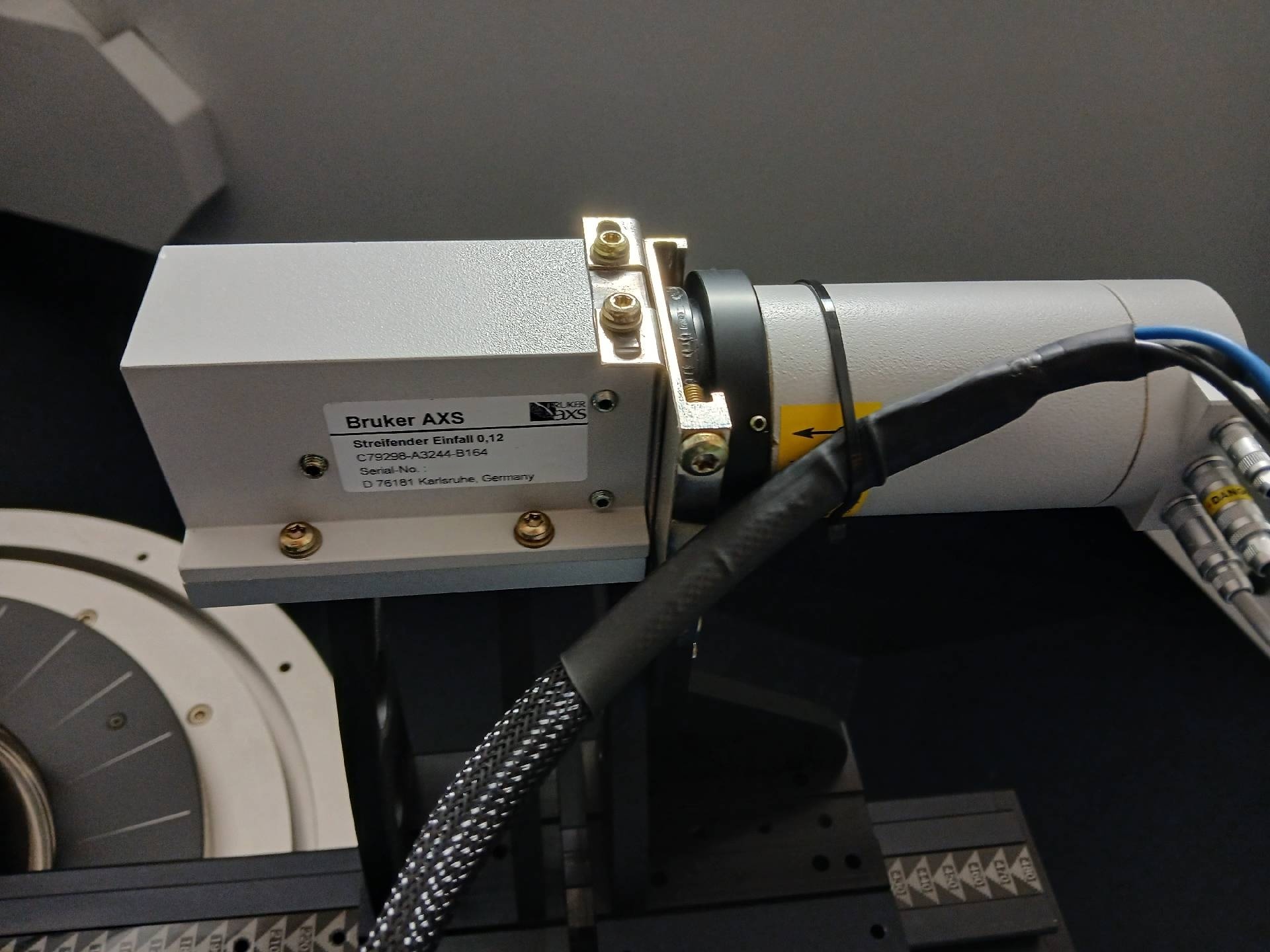 圖為 已使用的 BRUKER D8 Advance 待售
