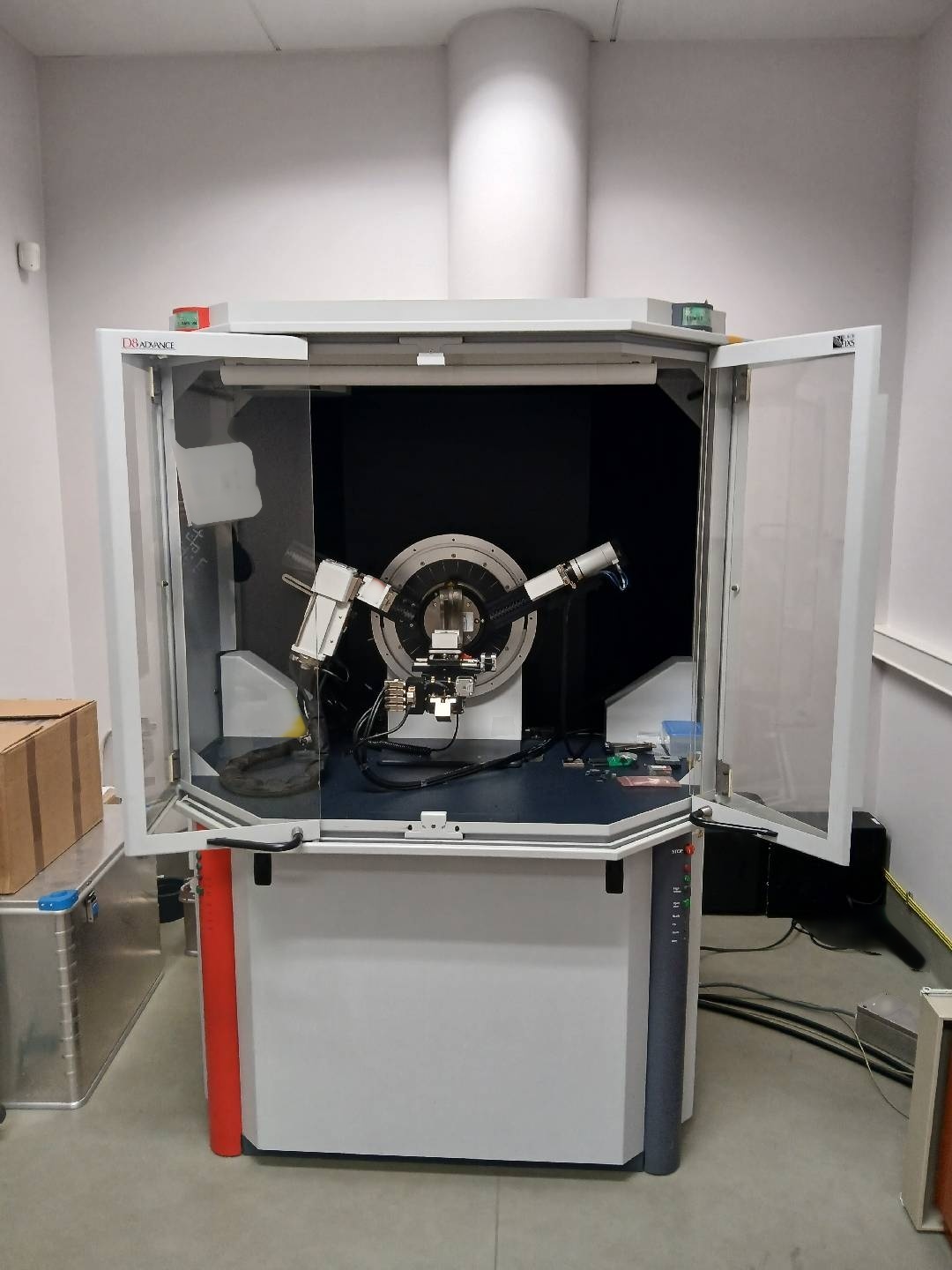 圖為 已使用的 BRUKER D8 Advance 待售