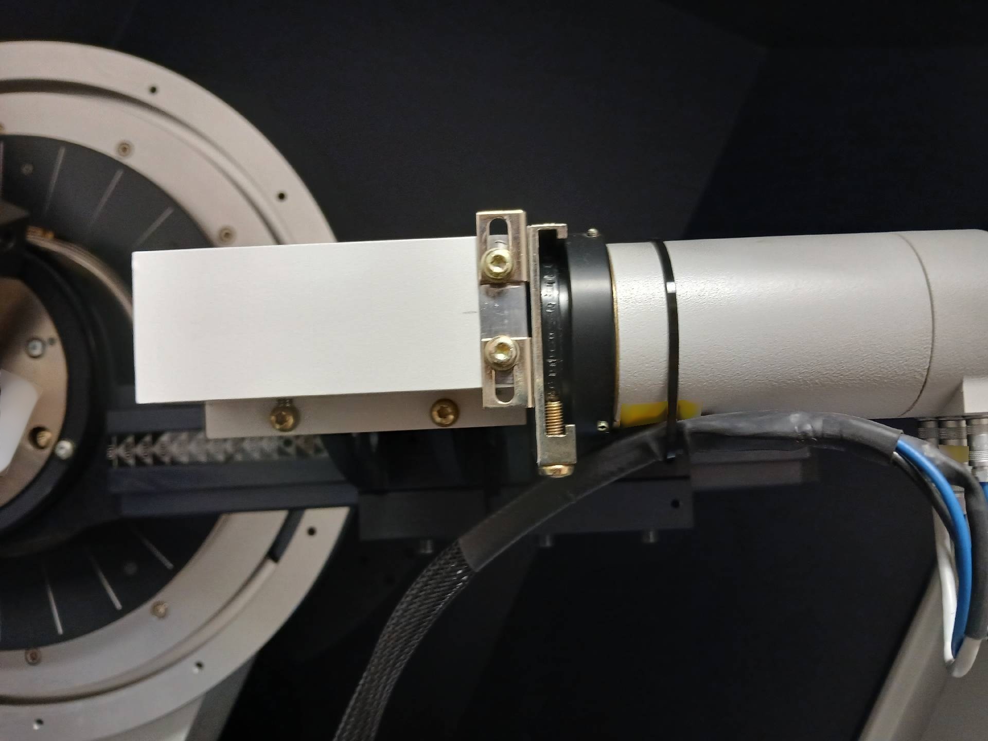 圖為 已使用的 BRUKER D8 Advance 待售