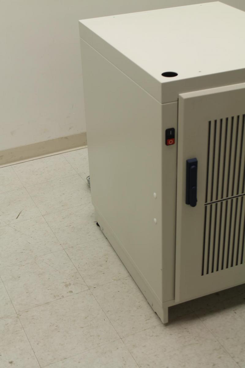 Photo Used BRUKER LC-NMR For Sale