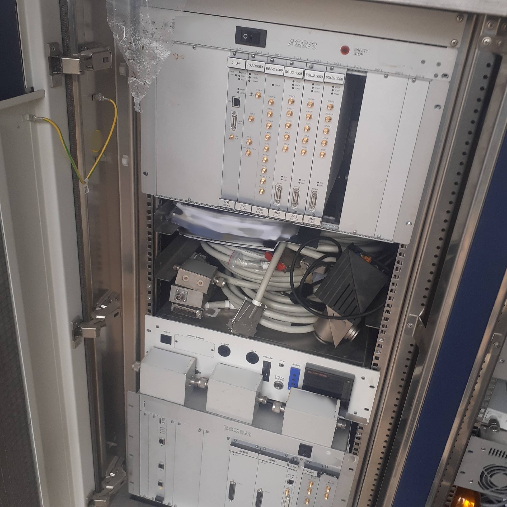 BRUKER Lot for Avance 800 NMR Spectrometer used for sale price ...