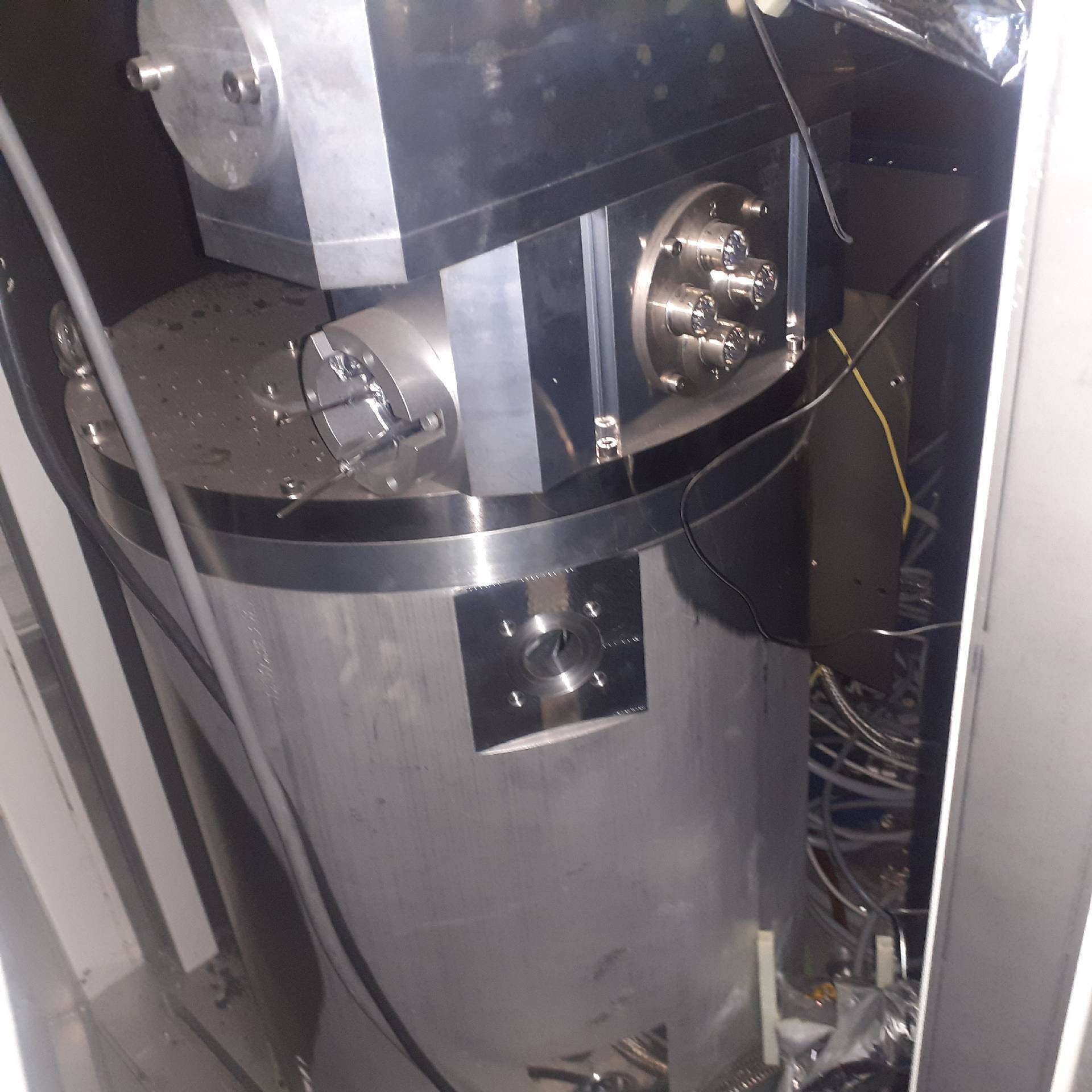 BRUKER Lot for Avance 800 NMR Spectrometer used for sale price ...