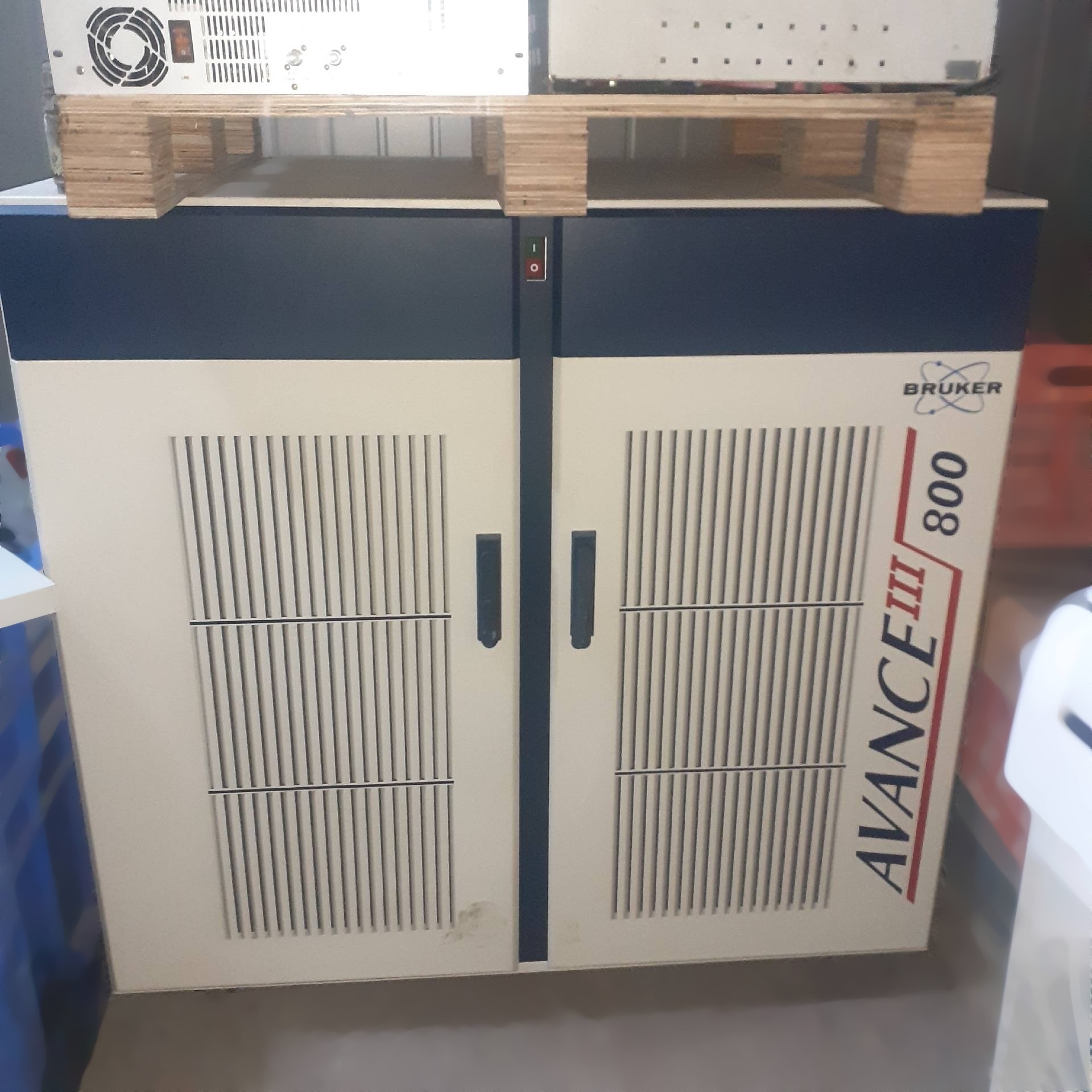 Foto Verwendet BRUKER Spare parts for Avance III 800 NMR Zum Verkauf