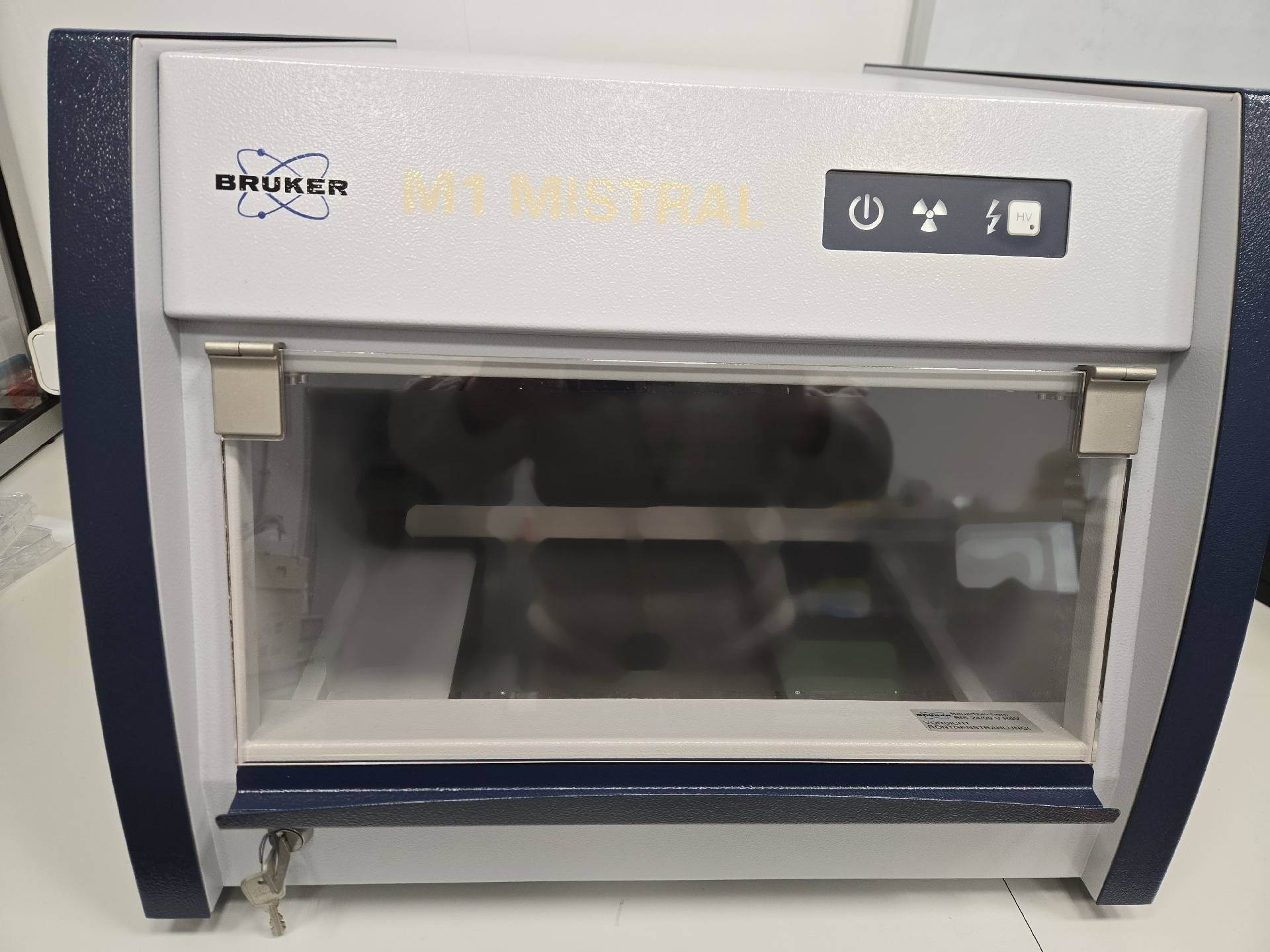 Photo Utilisé BRUKER M1 Mistral À vendre