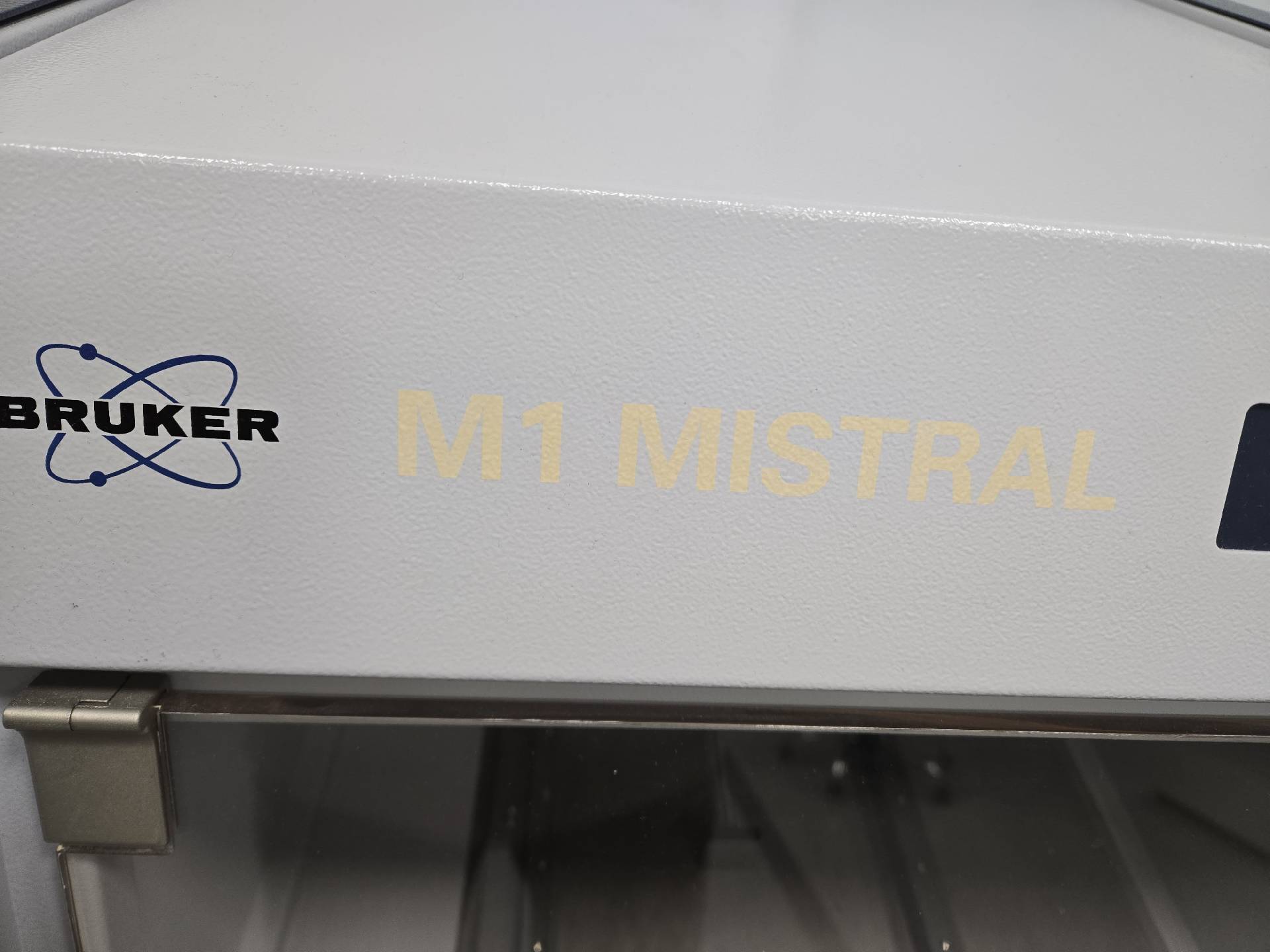 Photo Utilisé BRUKER M1 Mistral À vendre