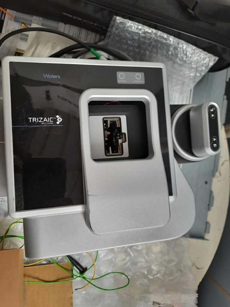 Photo Utilisé BRUKER-AXS Maxis impact À vendre