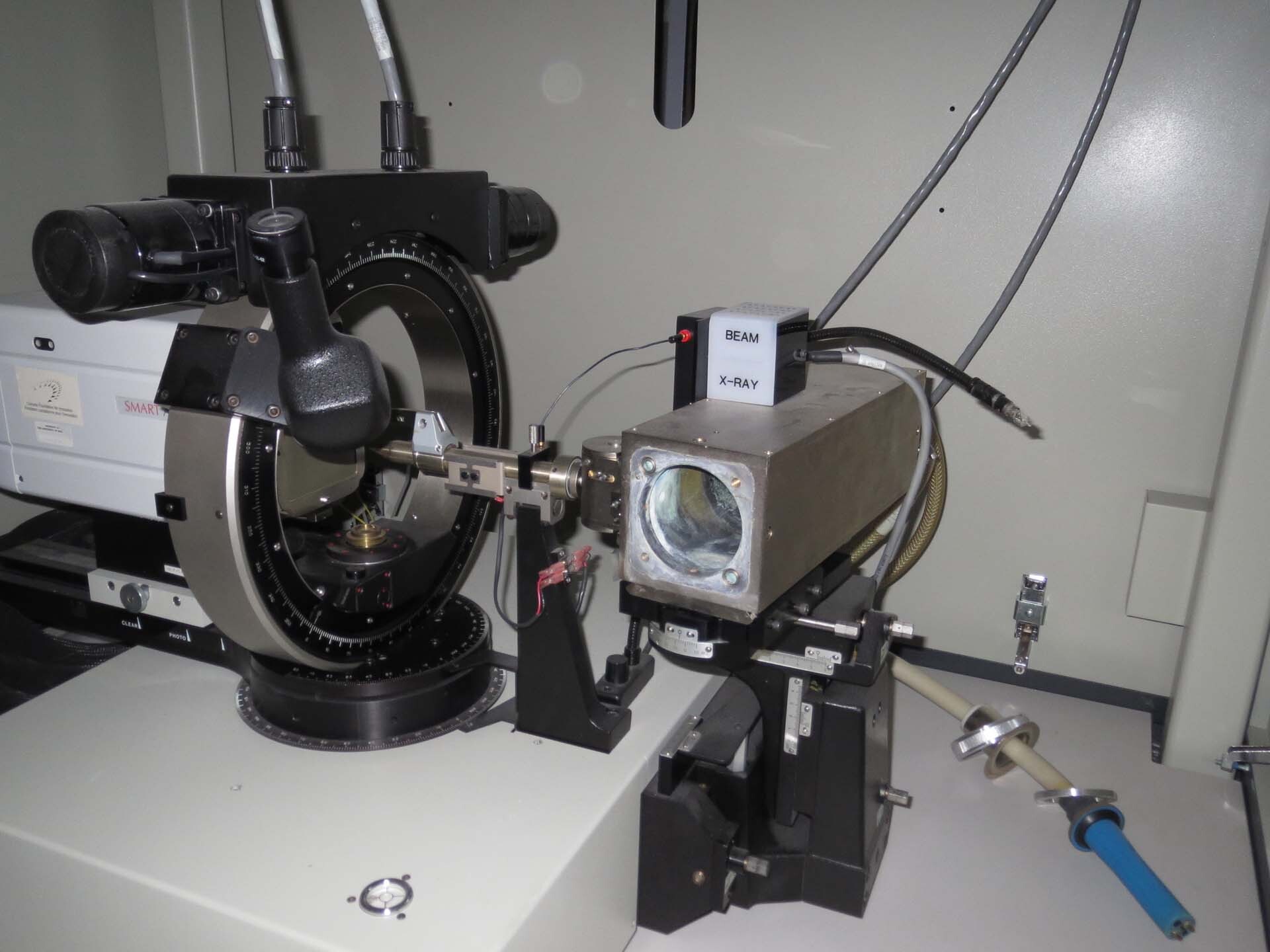 Photo Used BRUKER P4 For Sale