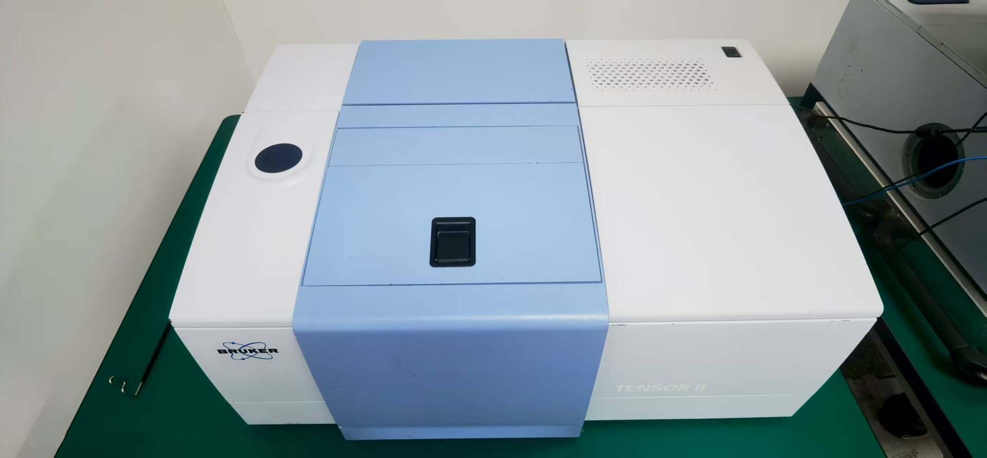 Photo Used BRUKER Tensor II For Sale