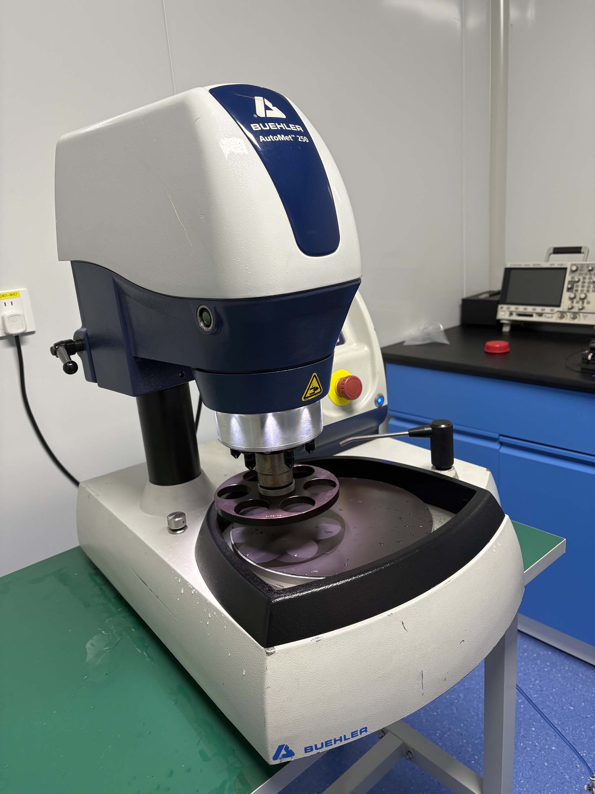 BUEHLER Automet 250 Photo Used BUEHLER Automet 250 For Sale