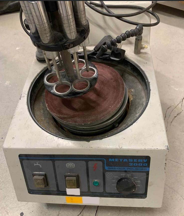 Photo Utilisé BUEHLER Metaserv 2000 À vendre