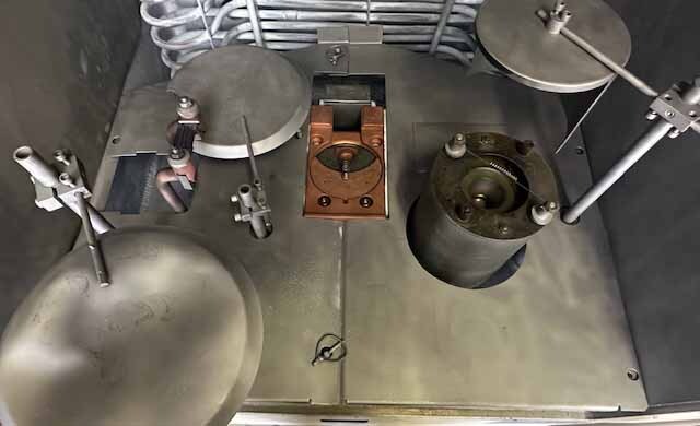 Photo Utilisé BUHLER / LEYBOLD OPTICS Boxer 700 À vendre