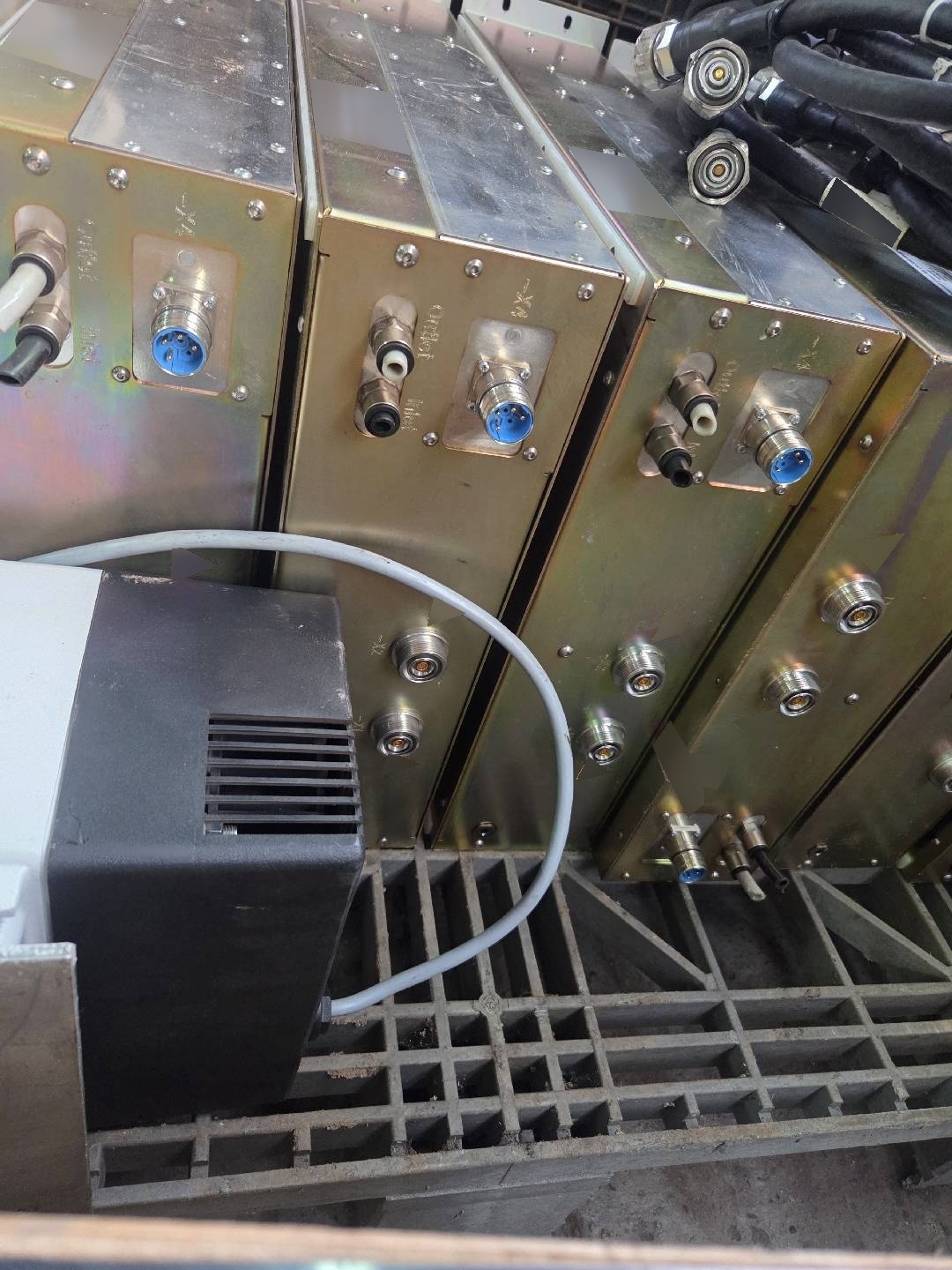 Foto Verwendet BYSTRONIC MFM 235 Zum Verkauf