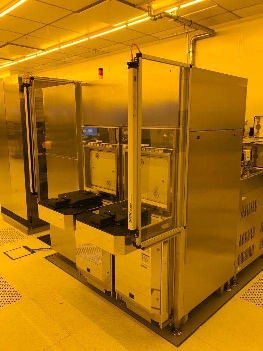 Photo Used CARL ZEISS / HSEB Axiospect 300 For Sale
