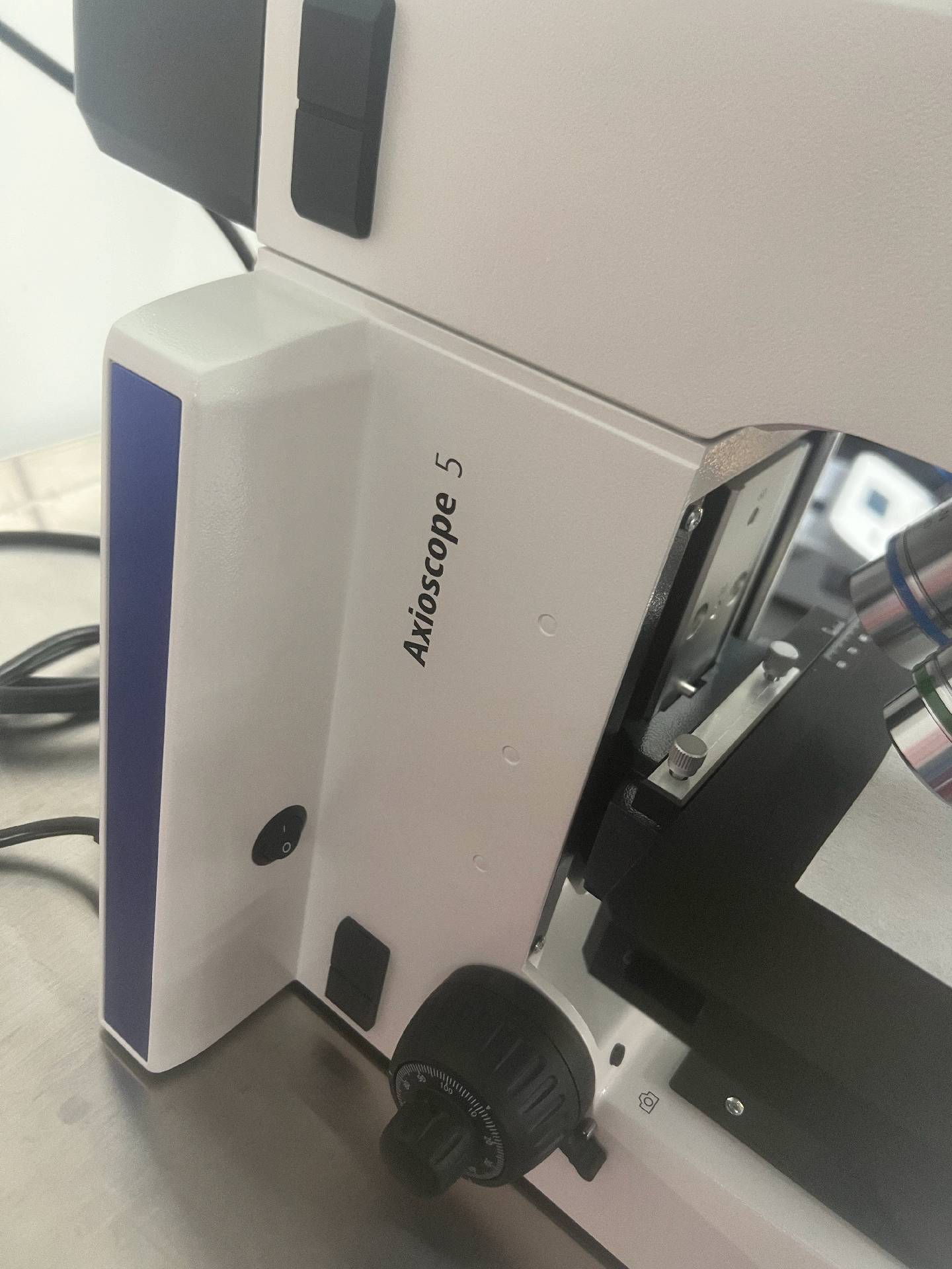 Photo Used CARL ZEISS Axioscope 5 For Sale