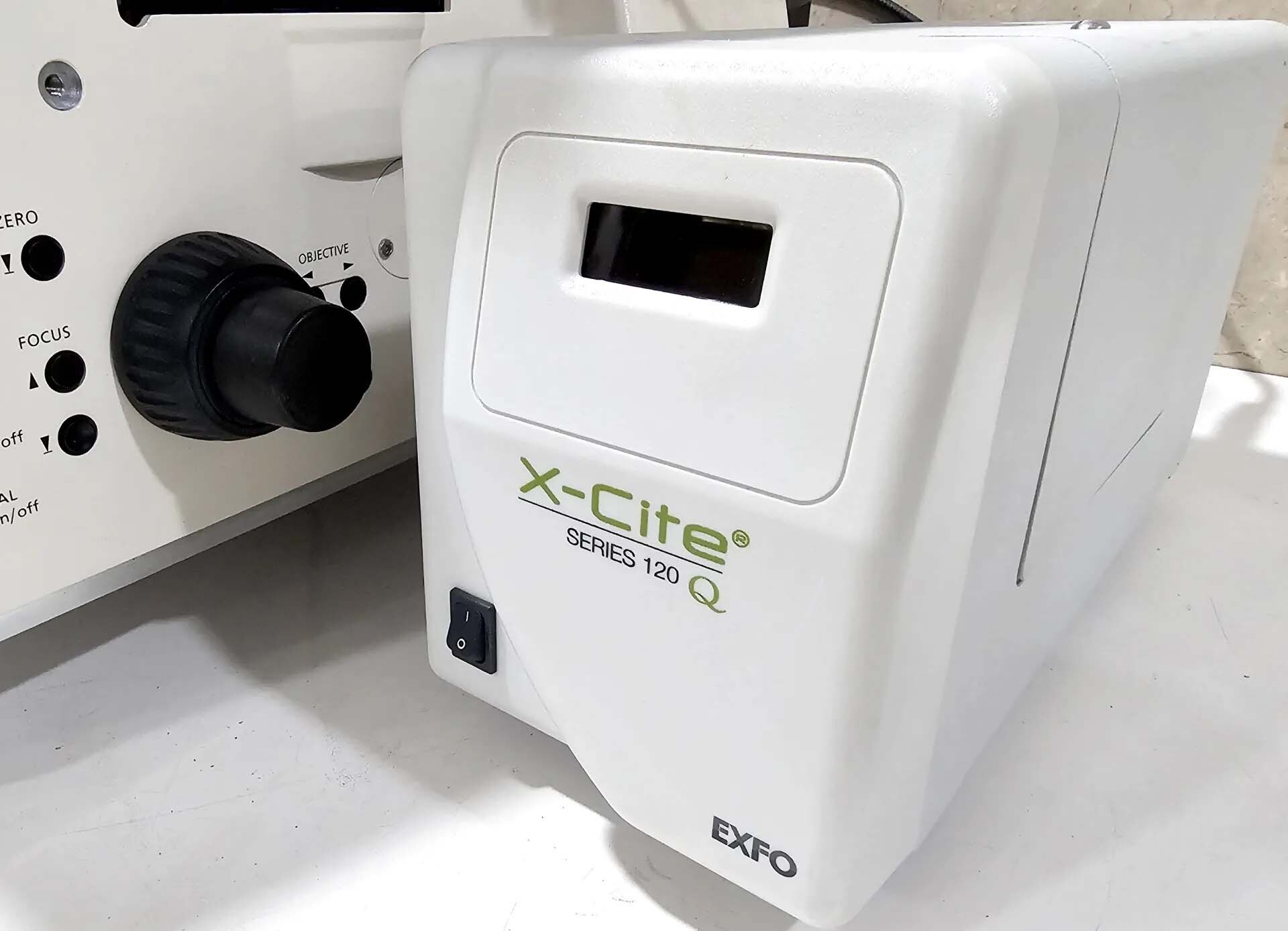 Foto Verwendet CARL ZEISS Axiovert 200M Zum Verkauf
