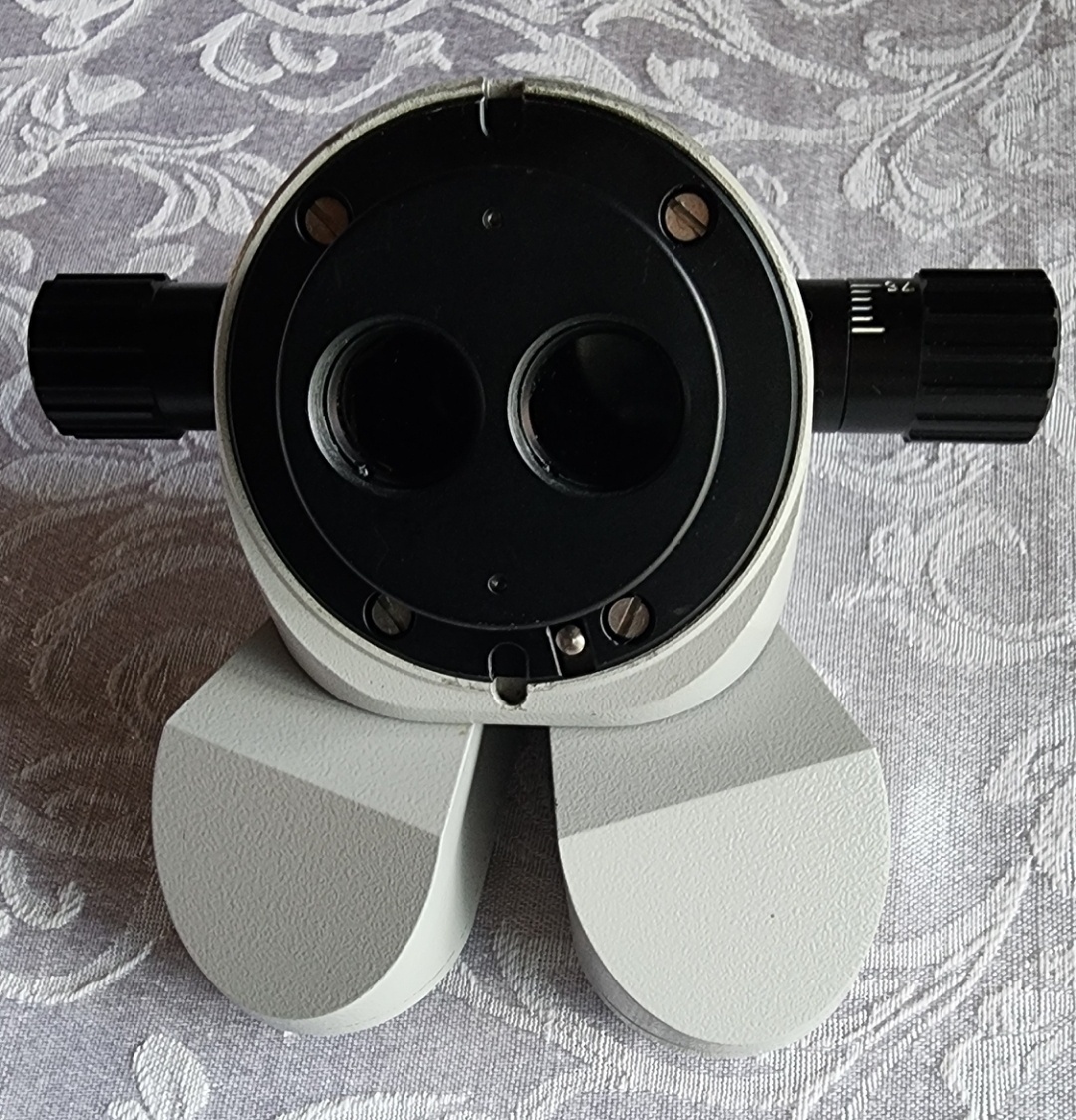 图为 已使用的 CARL ZEISS Inclined binocular tubes 待售