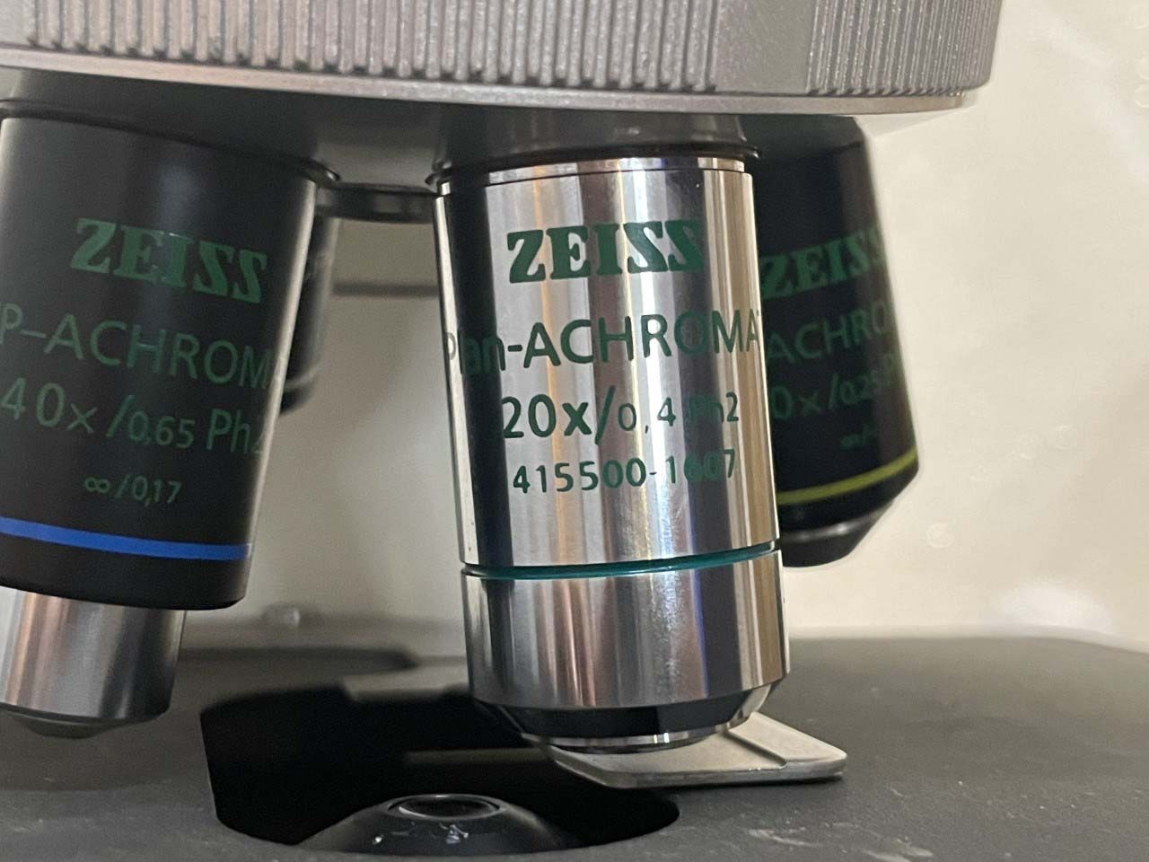 Photo Used CARL ZEISS Axioskop 40 For Sale
