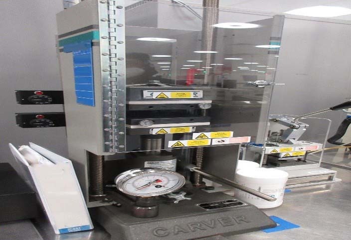 Foto Verwendet CARVER 3851-0 Zum Verkauf