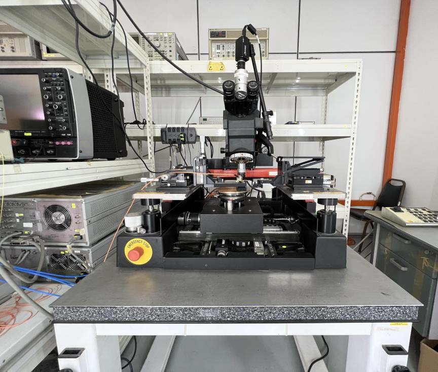 Photo Utilisé KARL SUSS / MICROTEC PA 200 À vendre