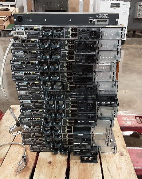 Photo Used CISCO Lot of switches For Sale