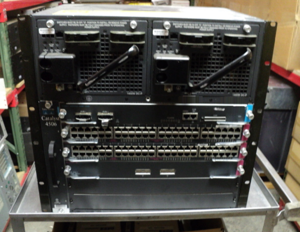 사진 사용됨 CISCO WS Catalyst 4500 판매용